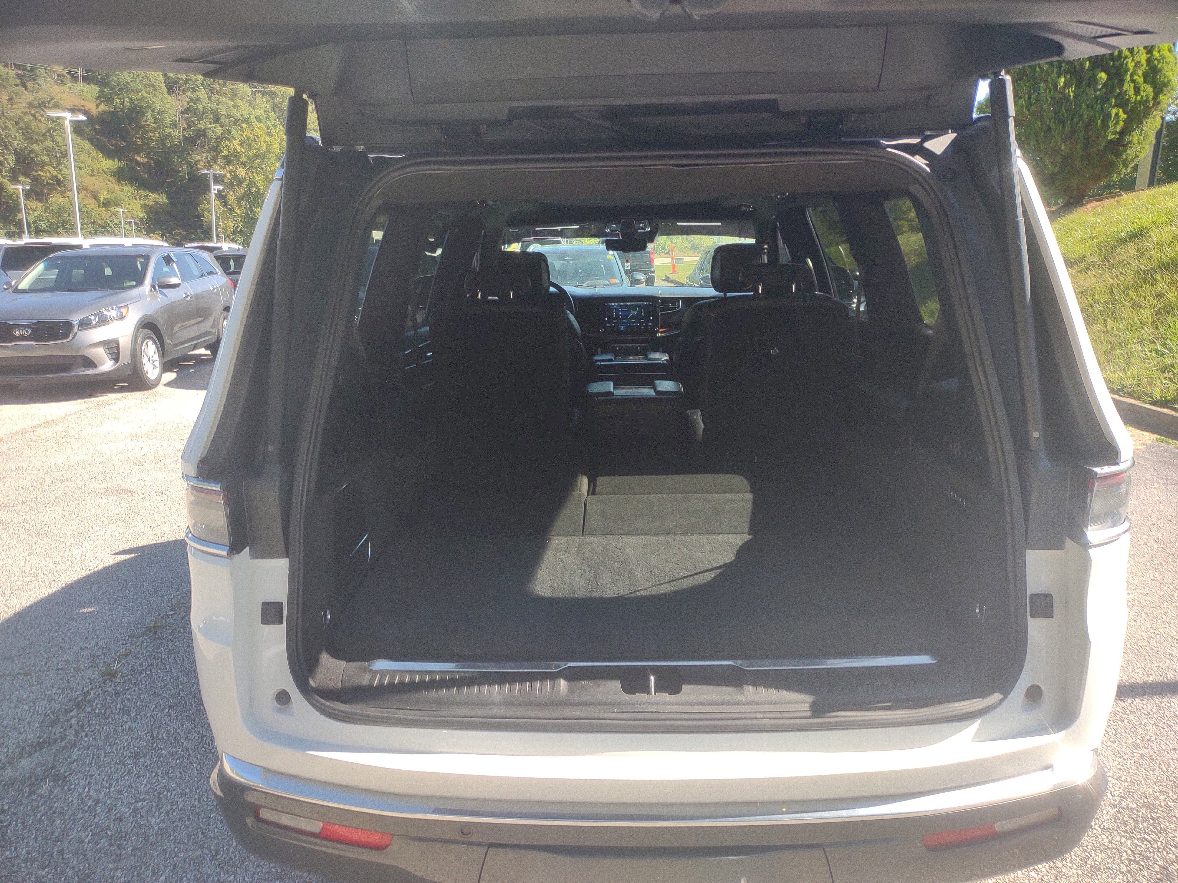 2022 Jeep Grand Wagoneer Series II