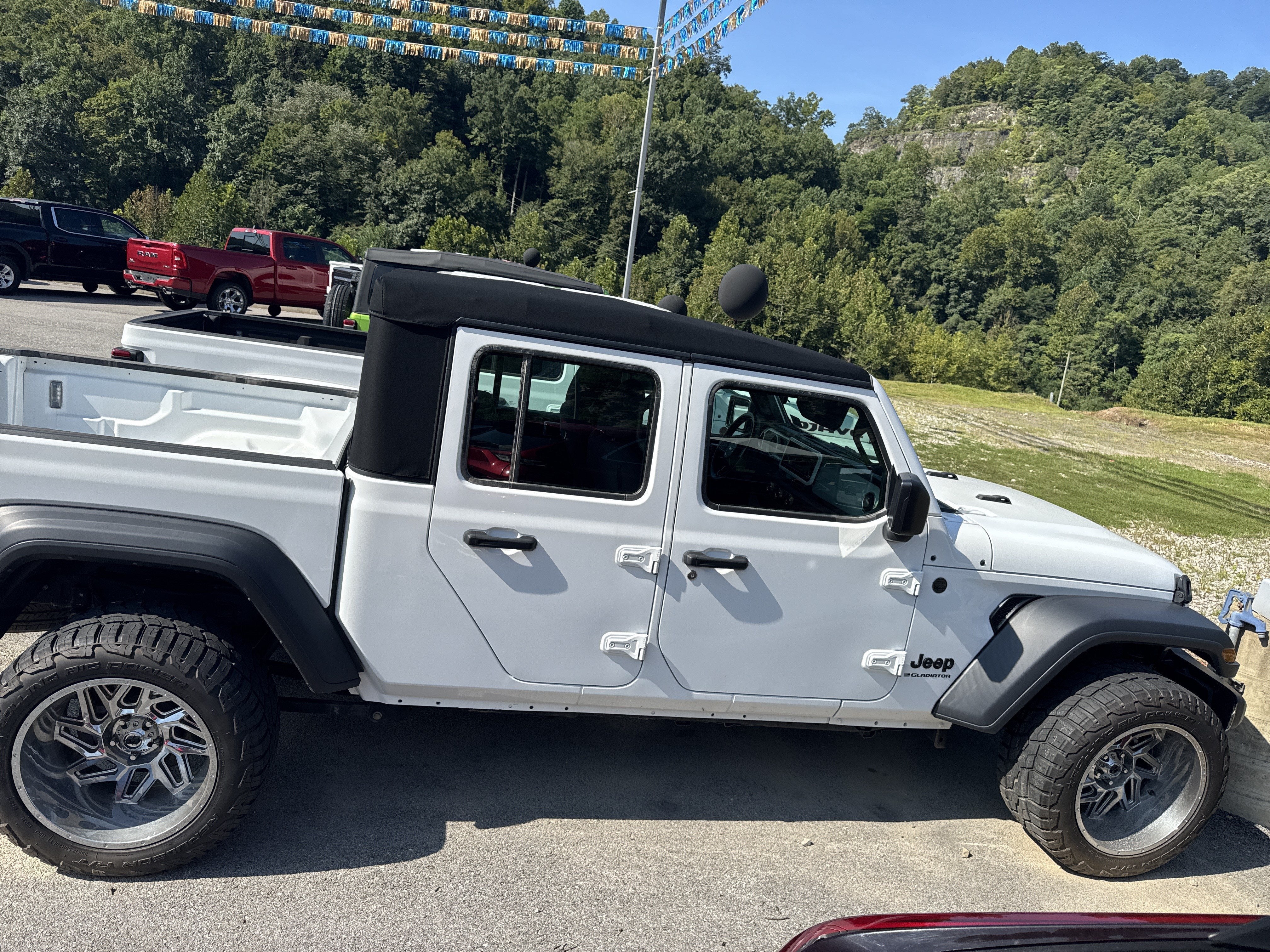 2024 Jeep Gladiator Sport