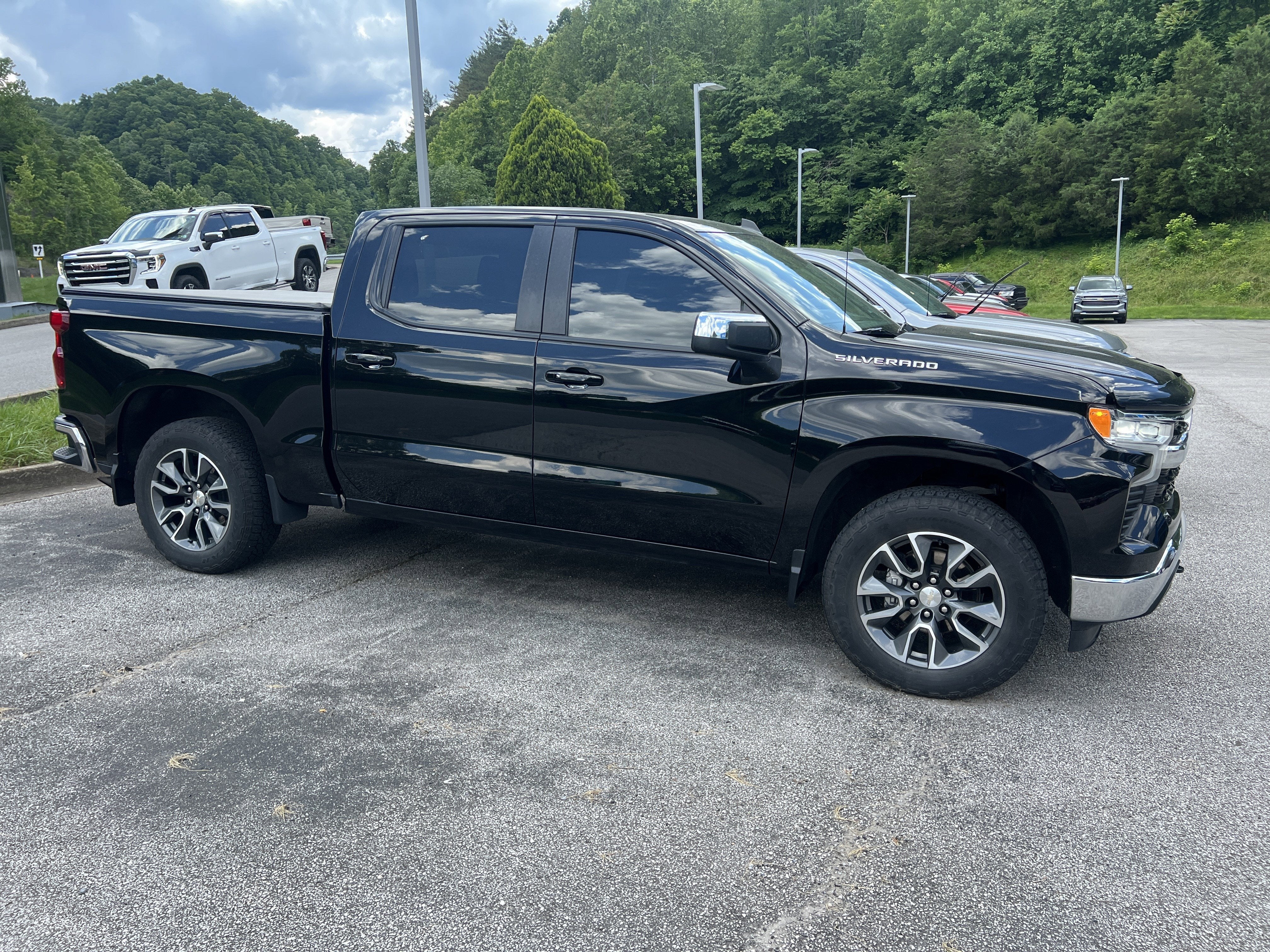 2023 Chevrolet Silverado 1500 LT (2FL)