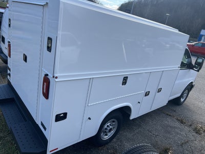 2025 GMC Savana Cutaway 3500 1WT