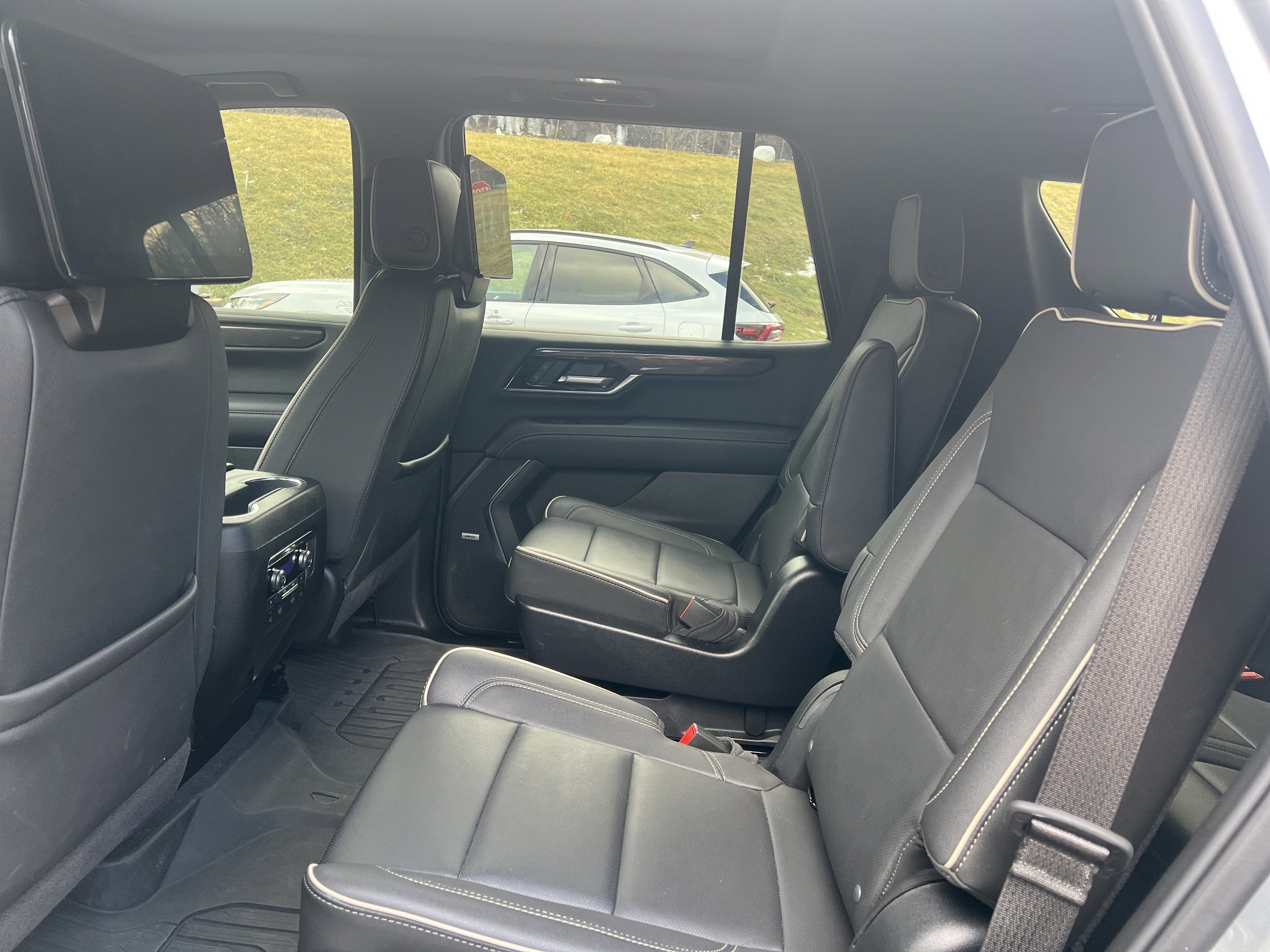 2025 GMC Yukon Elevation