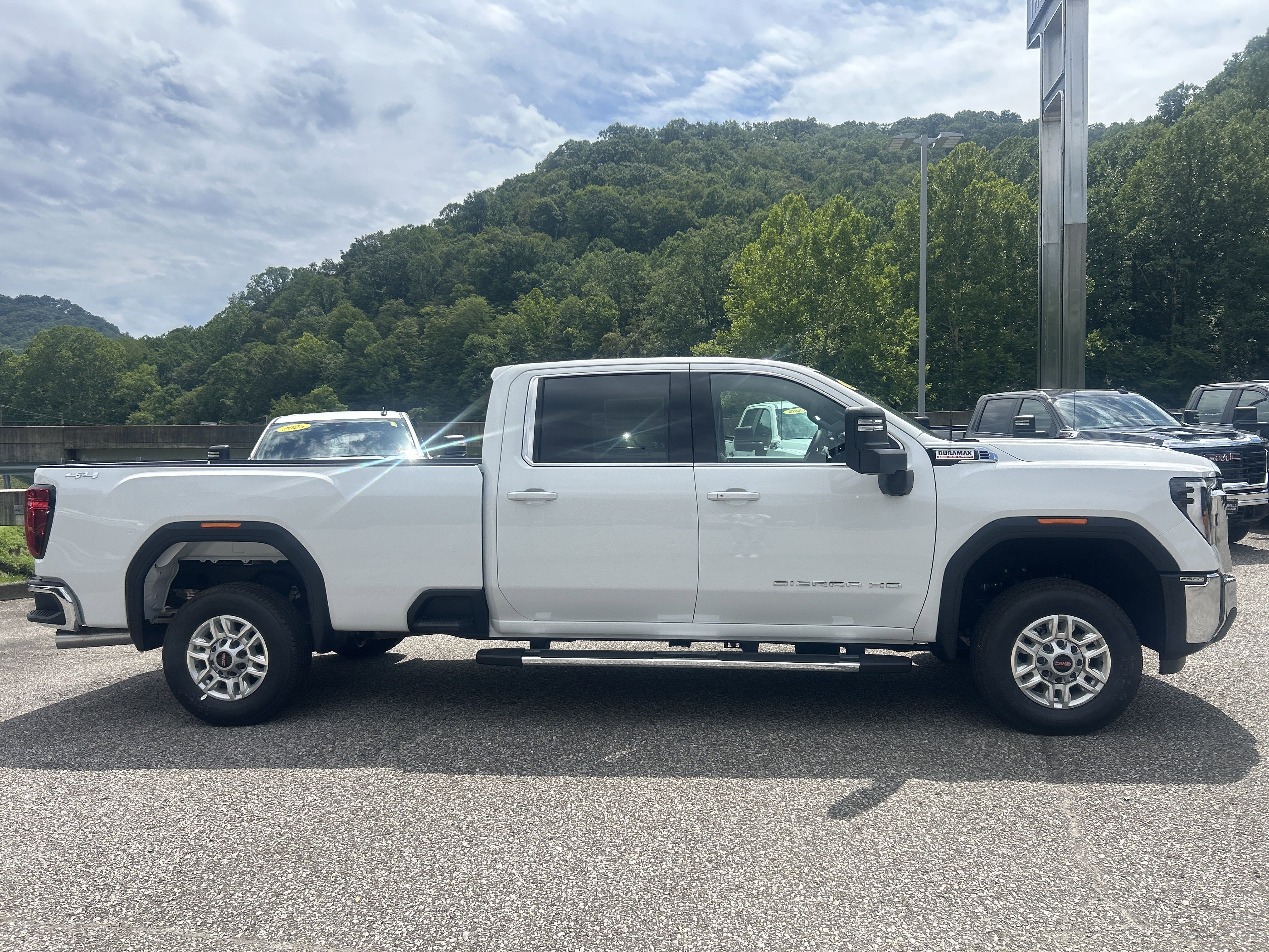 2025 GMC Sierra 2500 HD SLE