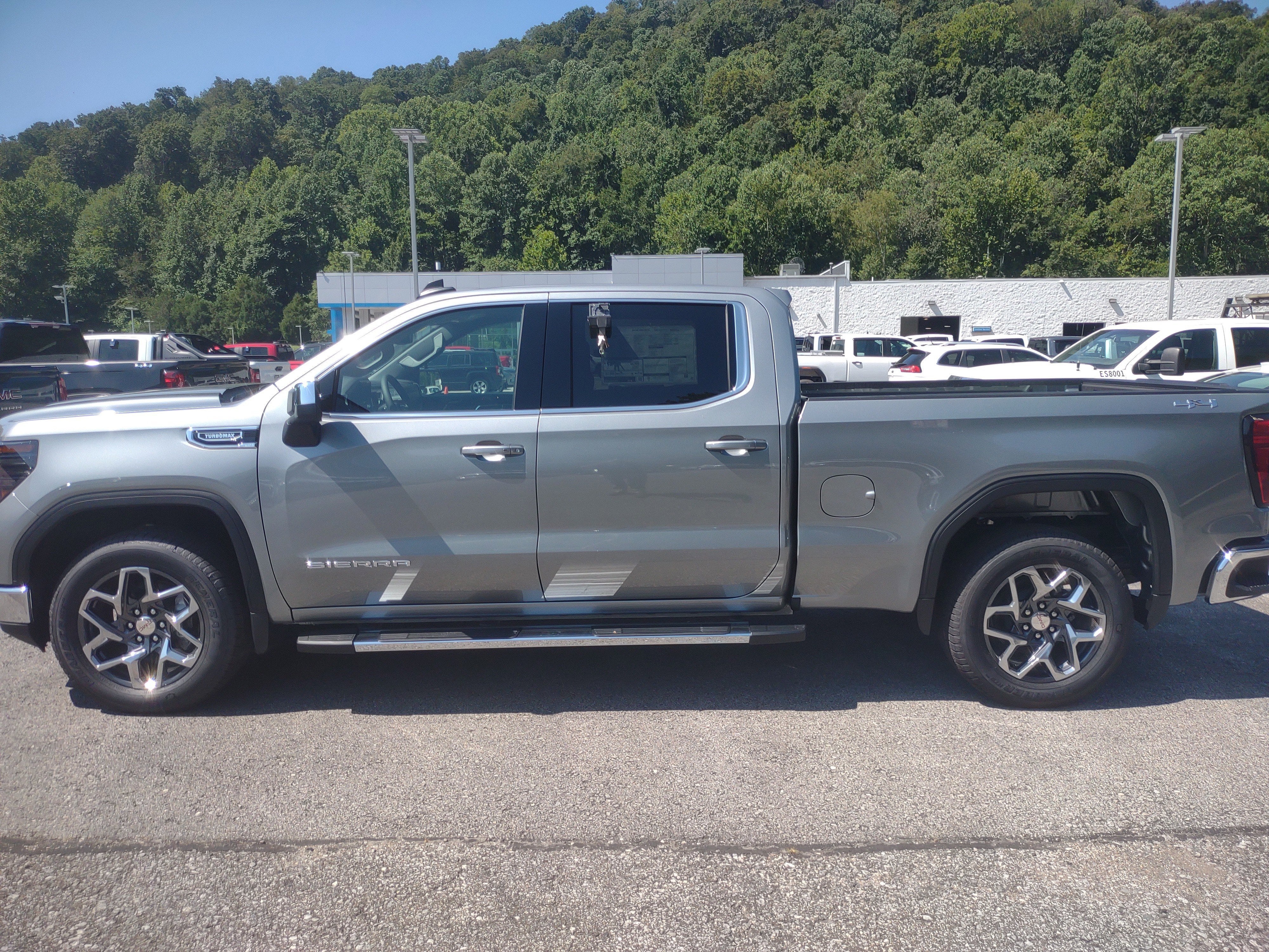 2026 GMC Sierra 1500 SLE