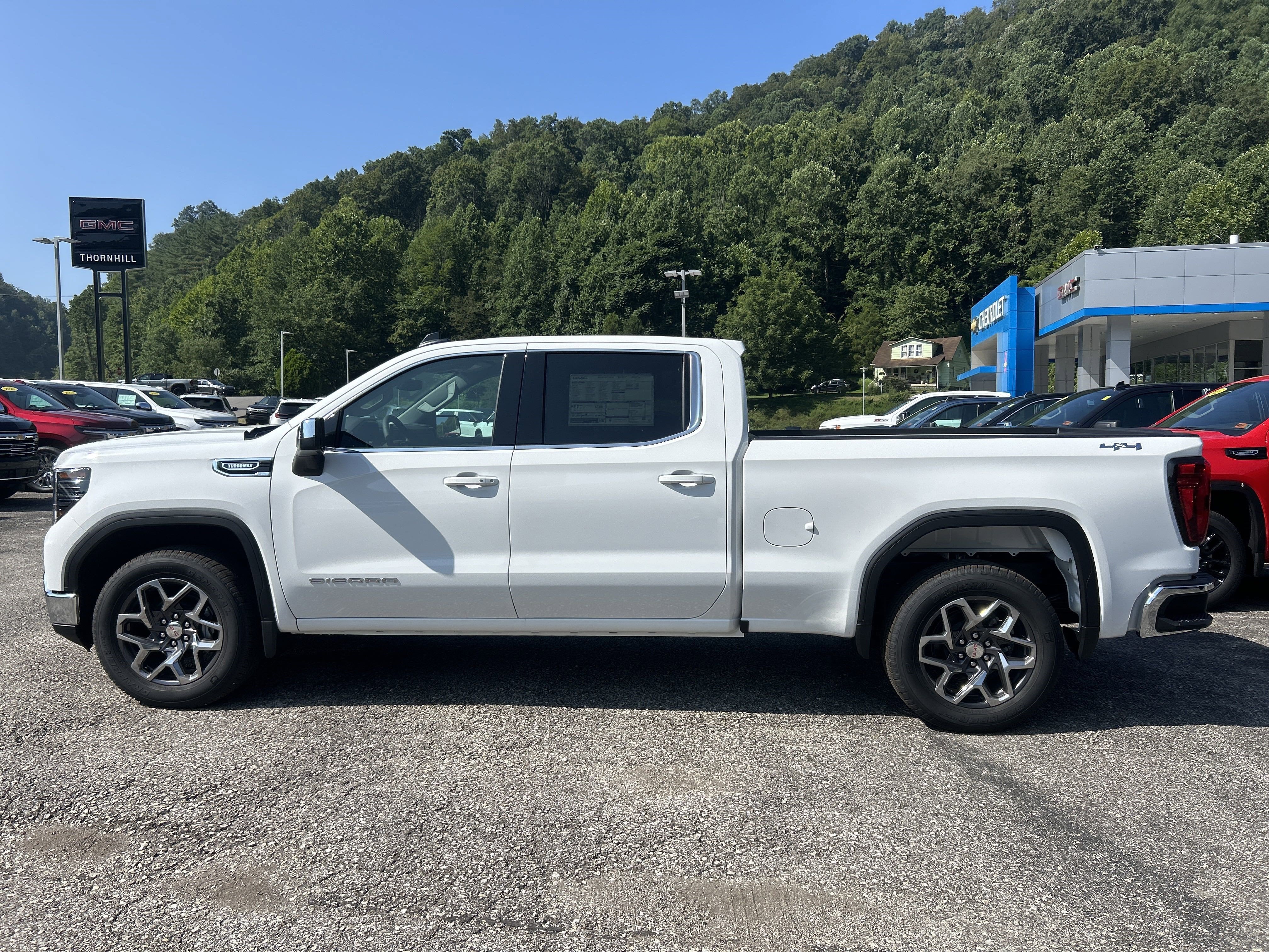 2026 GMC Sierra 1500 SLE