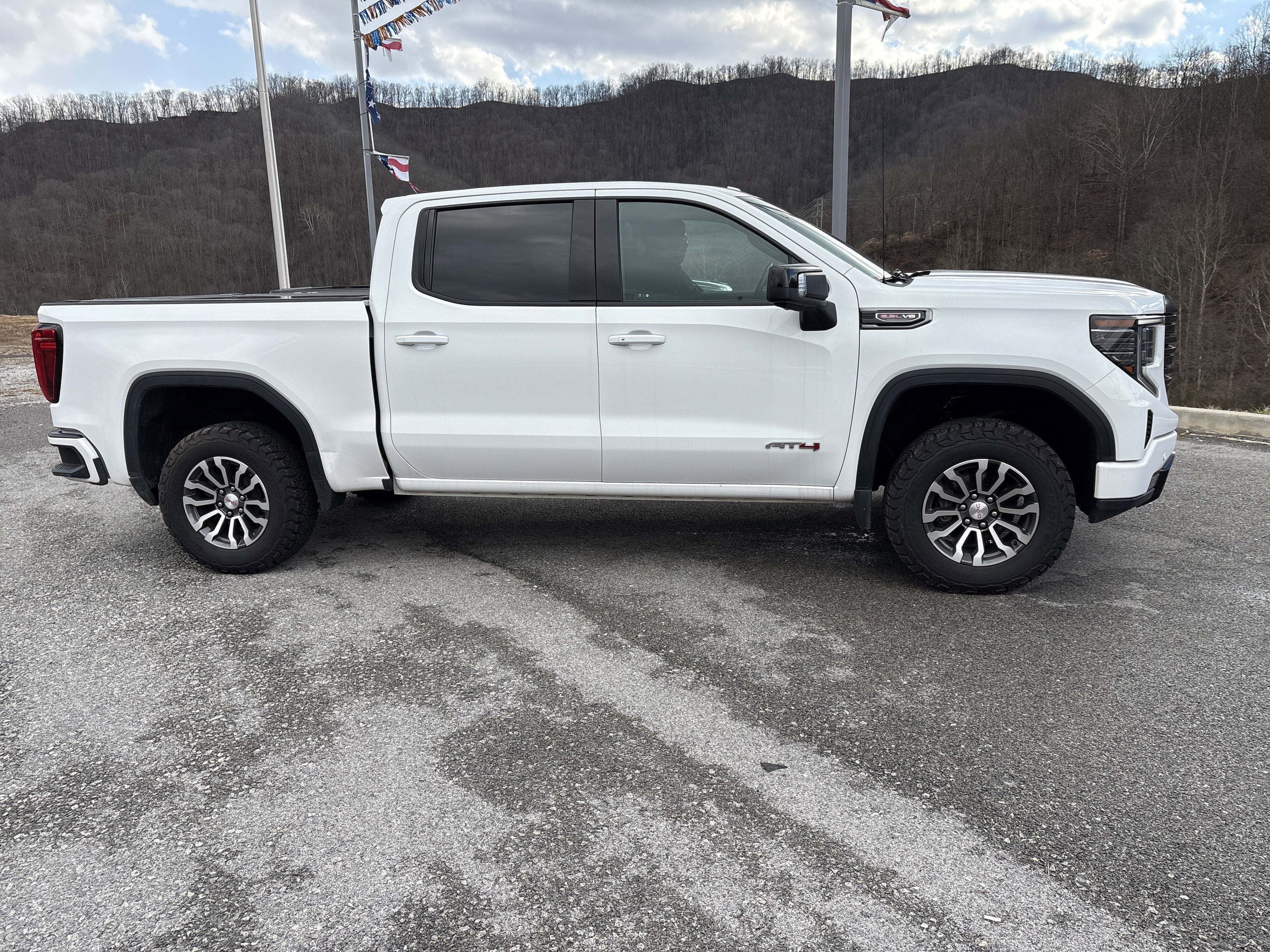 2023 GMC Sierra 1500 AT4