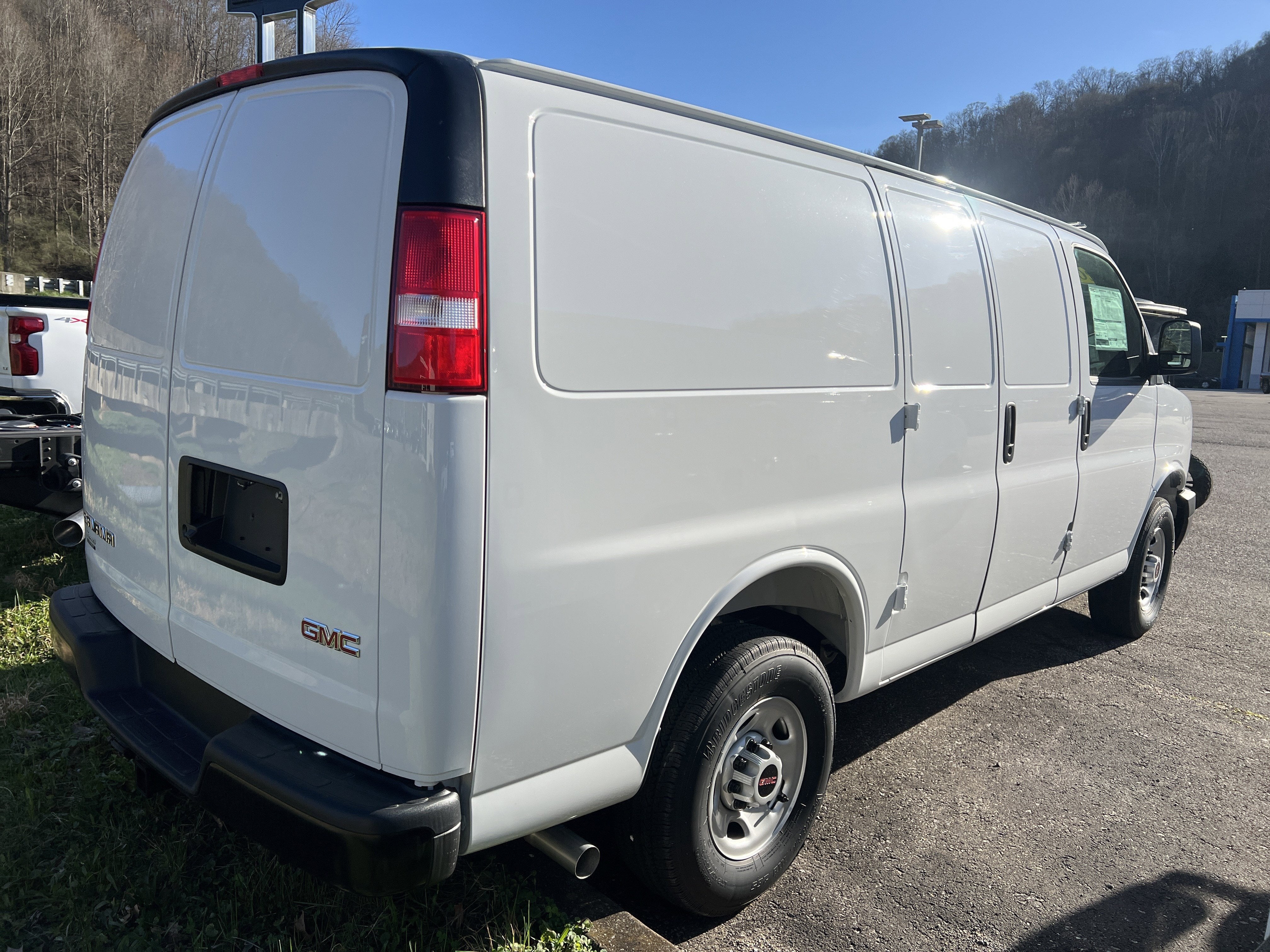 2025 GMC Savana Cargo Work Van
