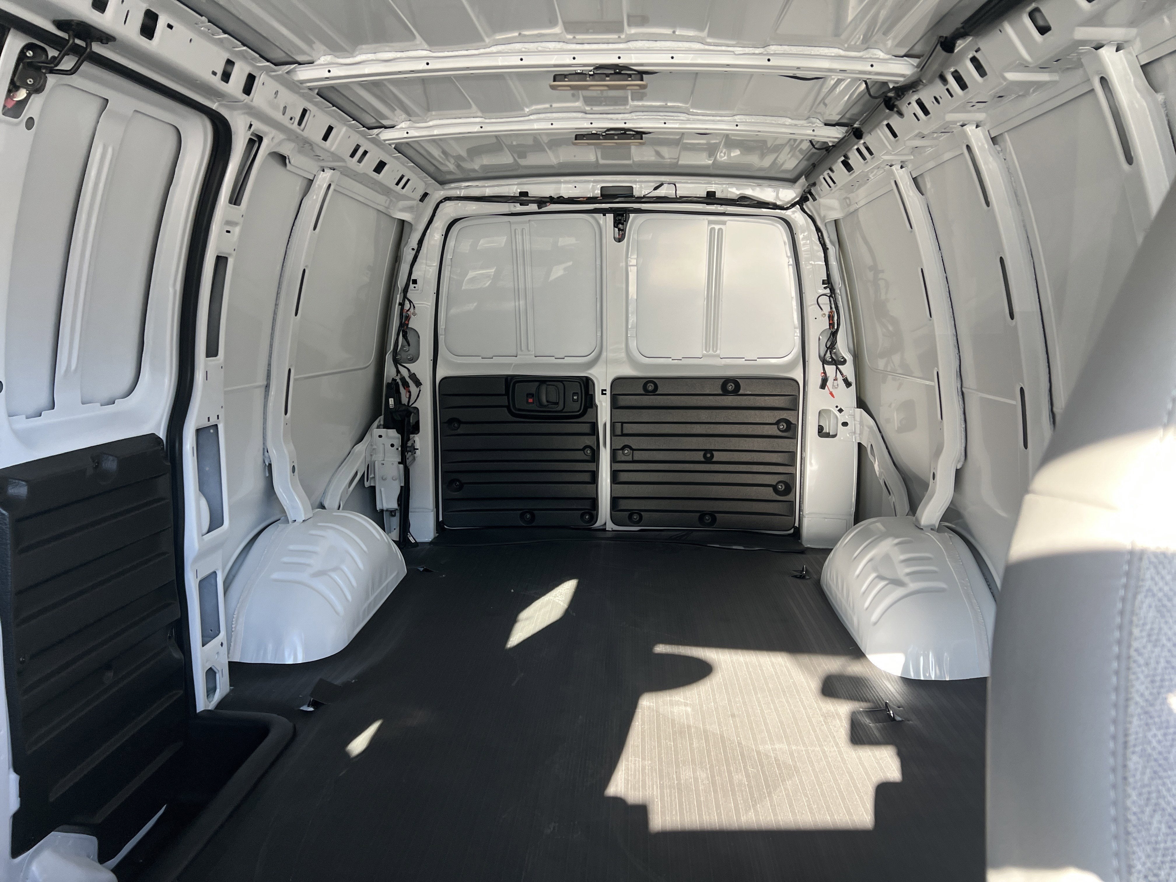 2025 GMC Savana Cargo Work Van