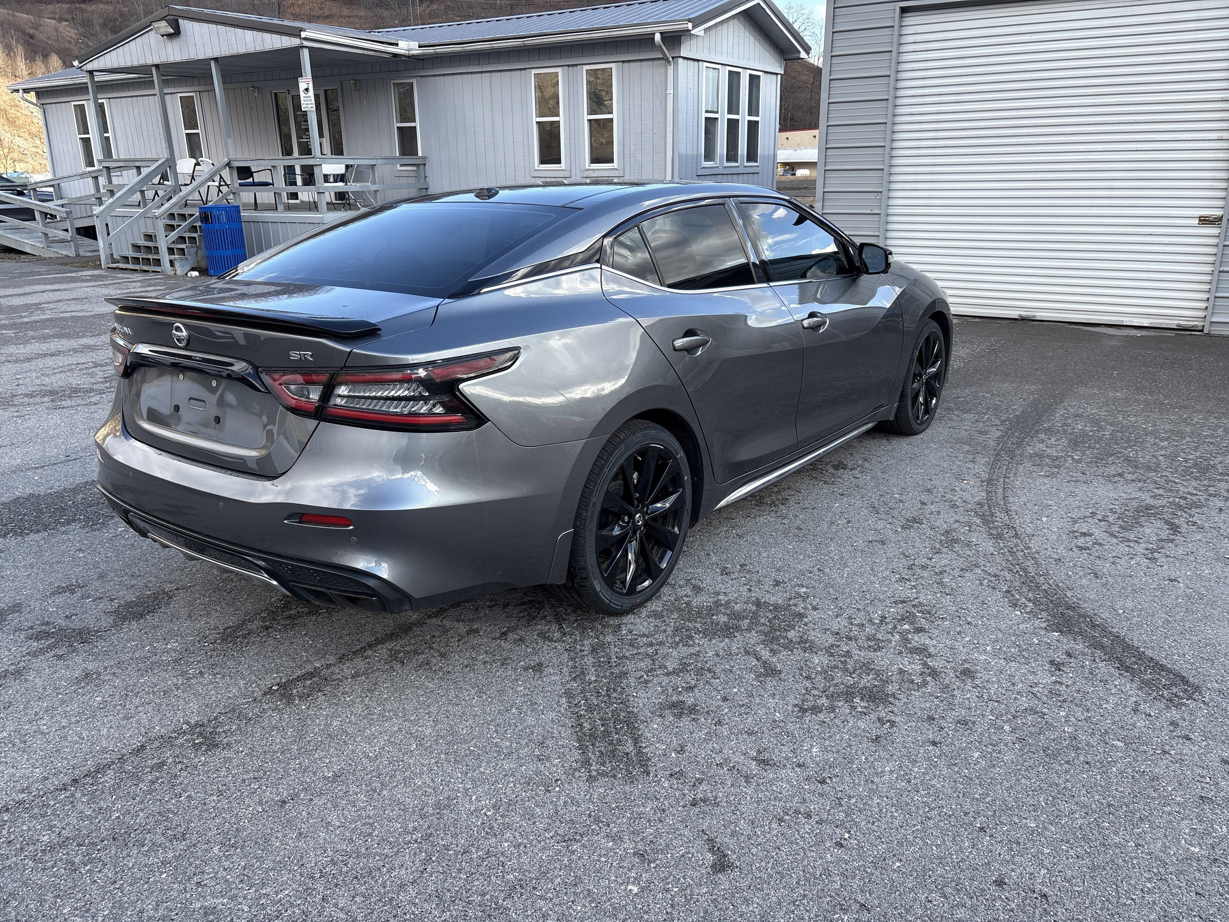 2022 Nissan Maxima SR