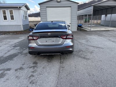 2022 Nissan Maxima SR