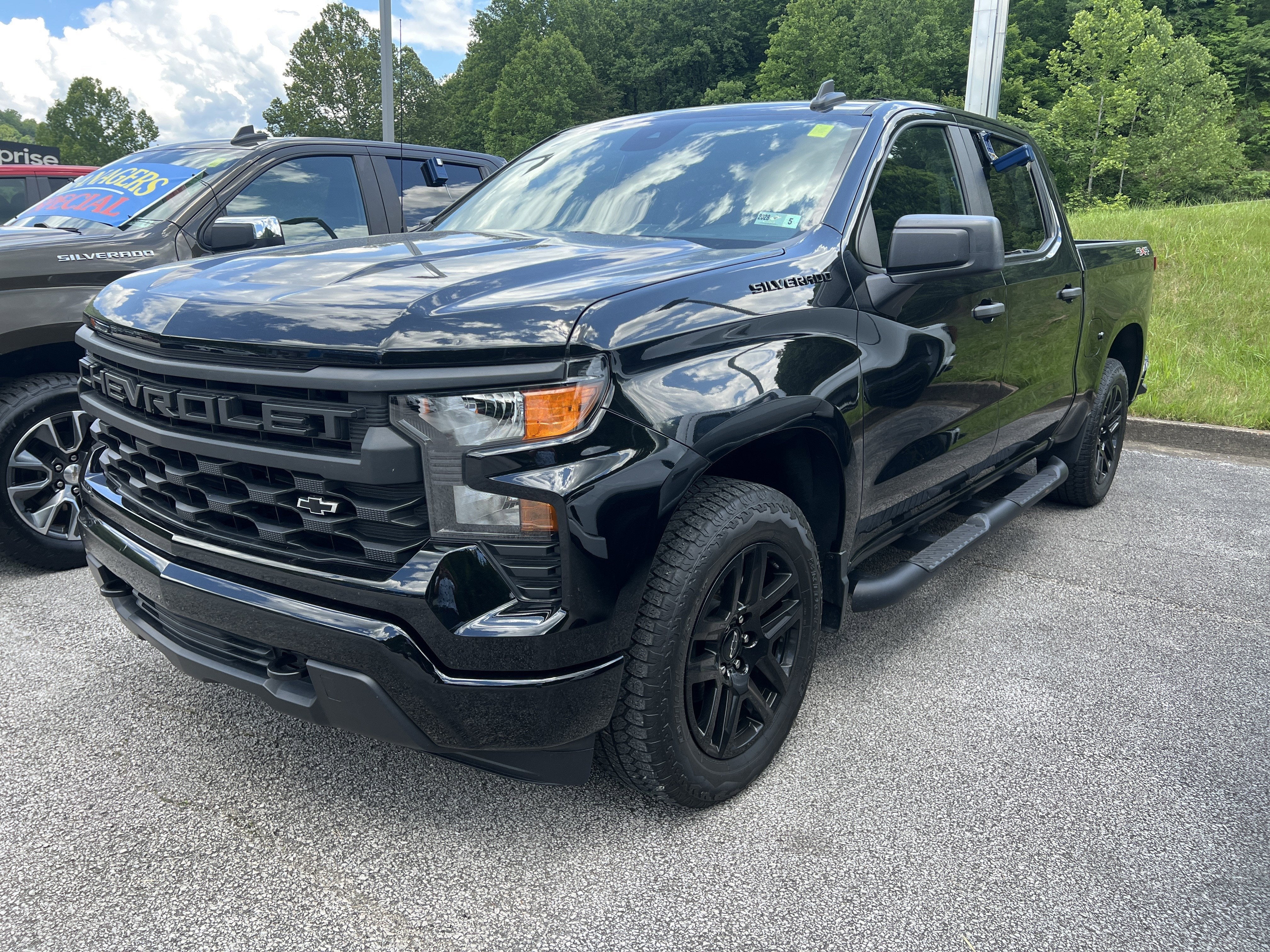 2023 Chevrolet Silverado 1500 Custom