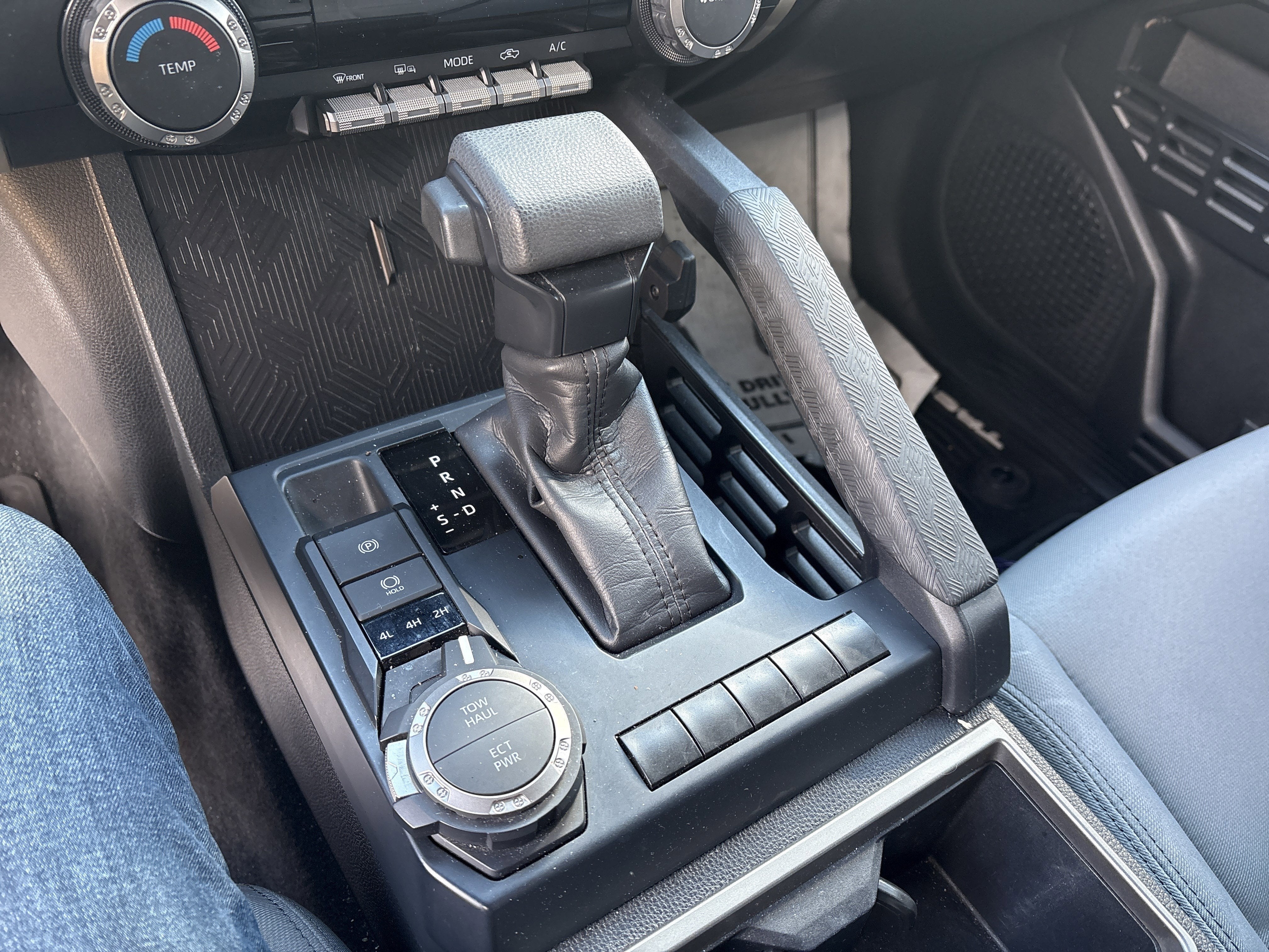 2024 Toyota Tacoma 4WD SR5