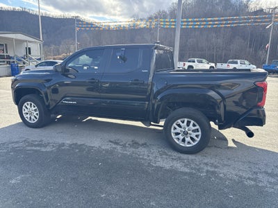 2024 Toyota Tacoma 4WD SR5