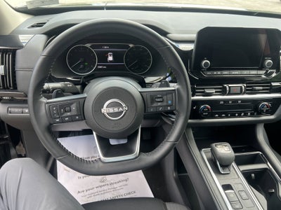 2025 Nissan Pathfinder SV