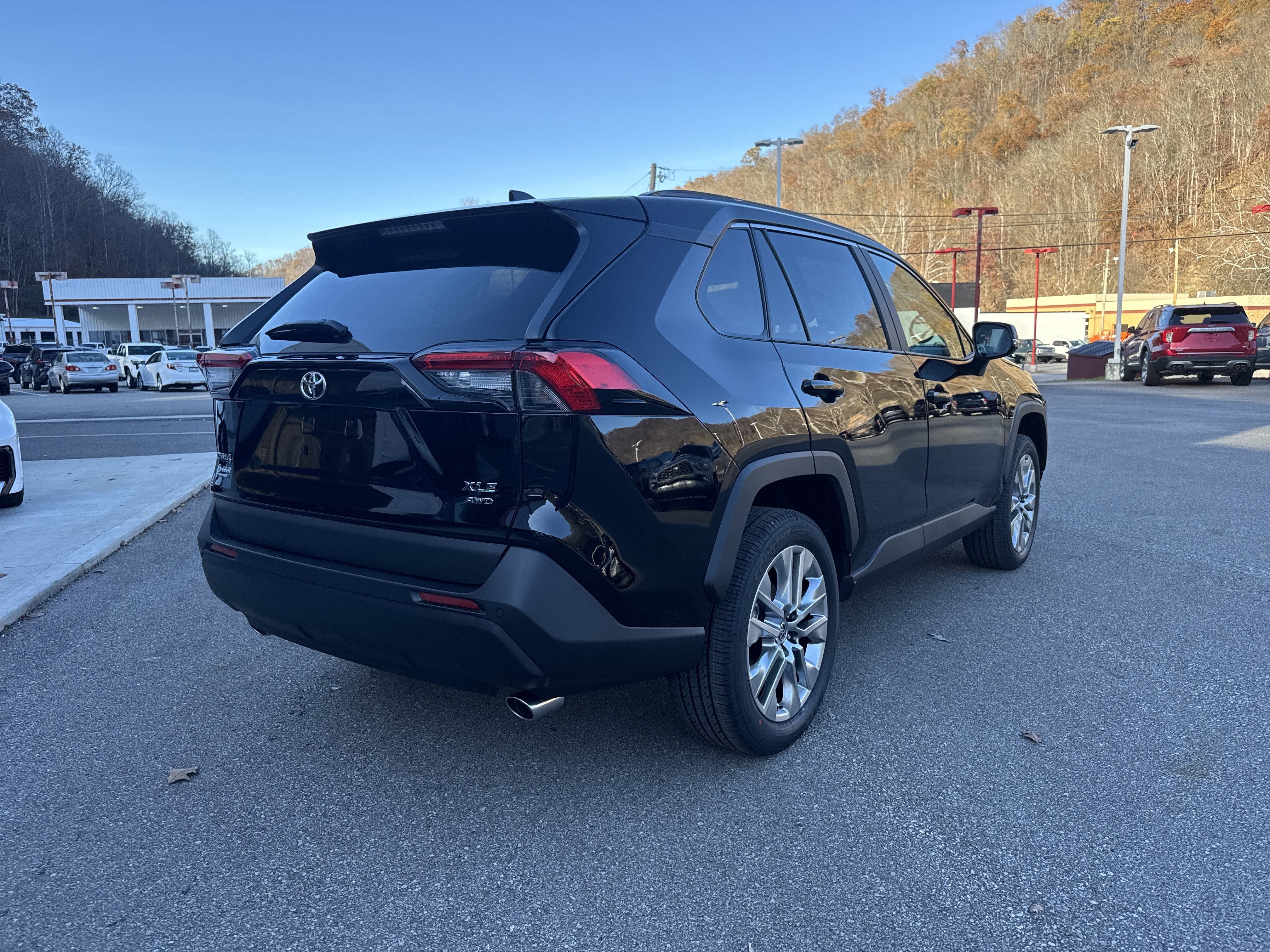 2025 Toyota RAV4 XLE Premium