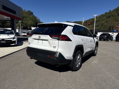 2025 Toyota RAV4 XLE