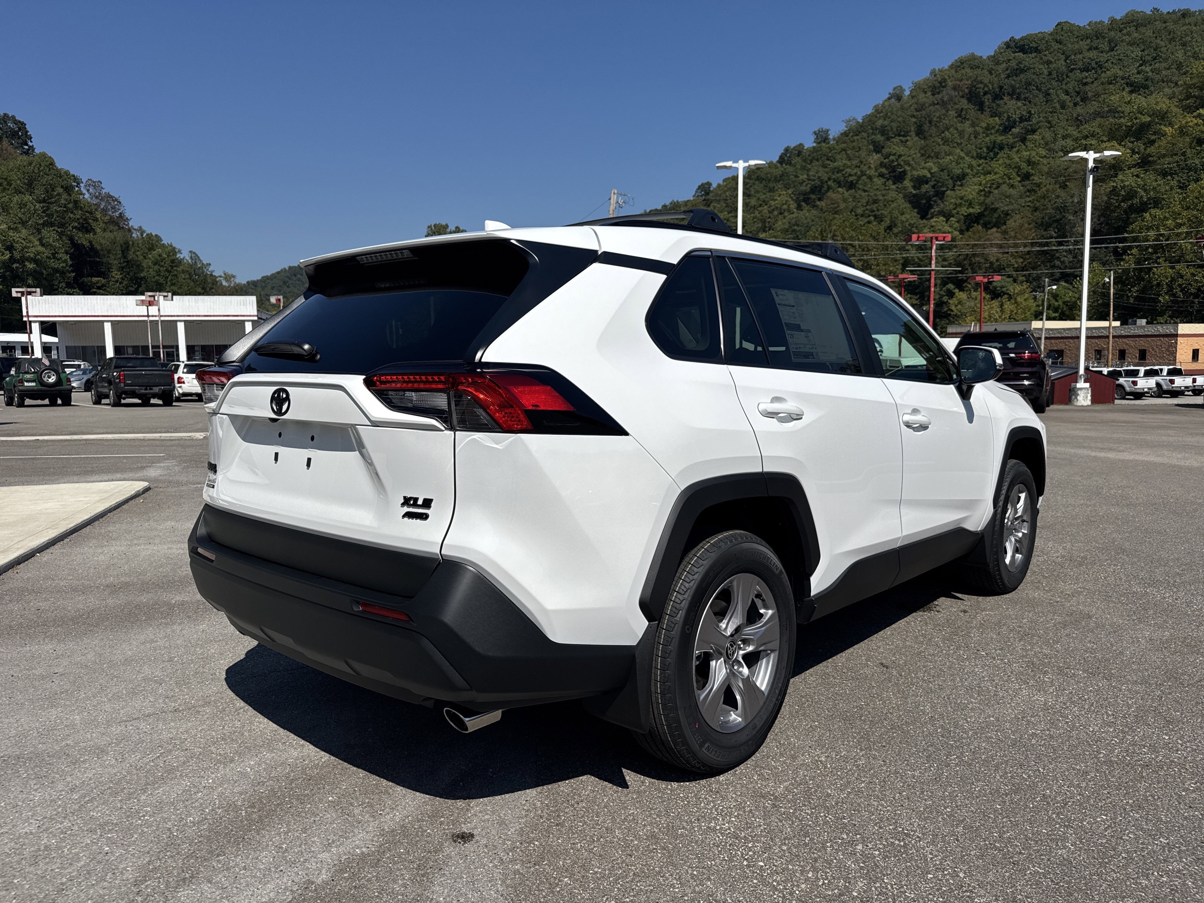 2025 Toyota RAV4 XLE