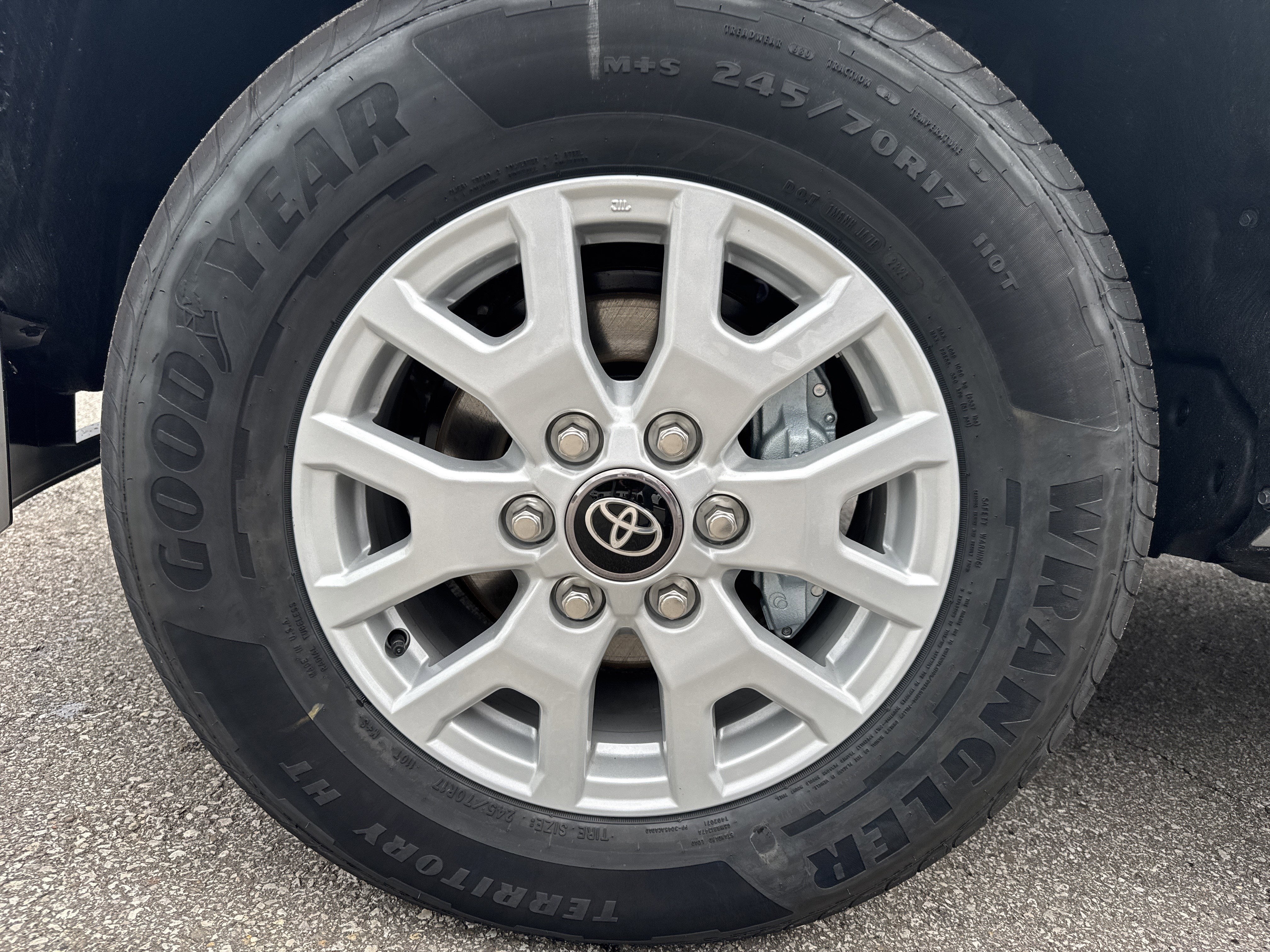 2025 Toyota Tacoma SR5