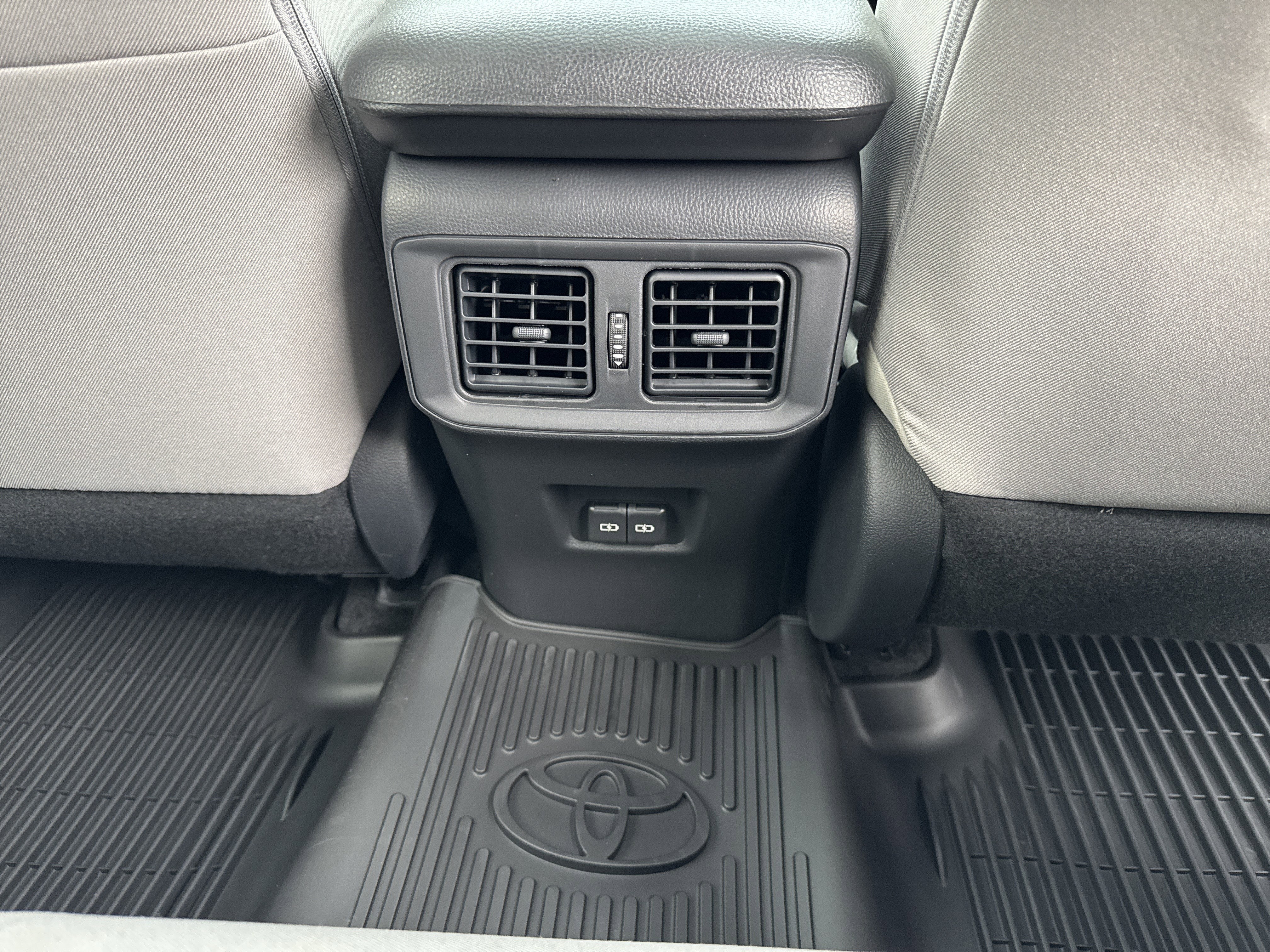 2025 Toyota RAV4 Hybrid Hybrid XLE