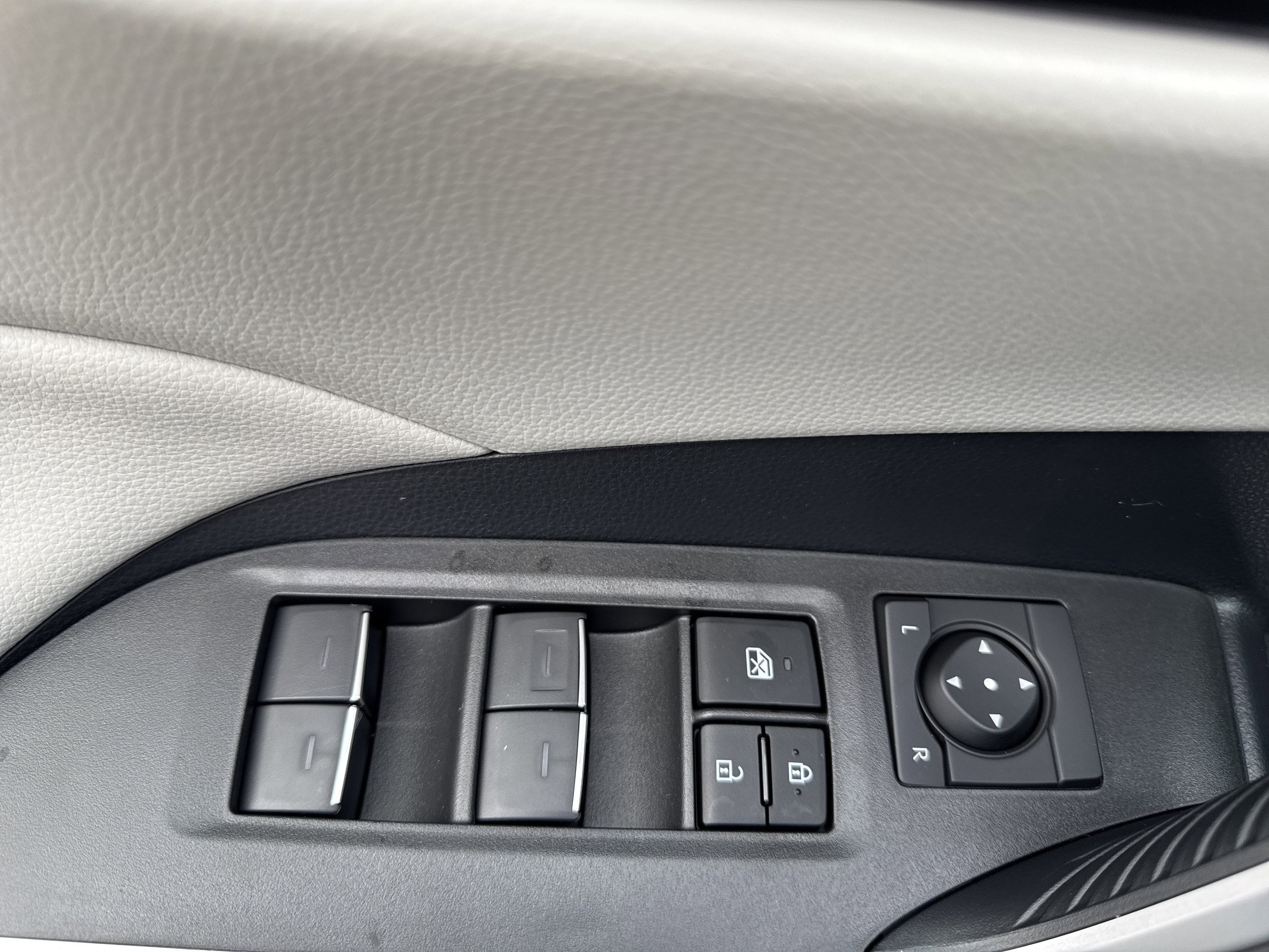 2025 Toyota RAV4 Hybrid Hybrid XLE