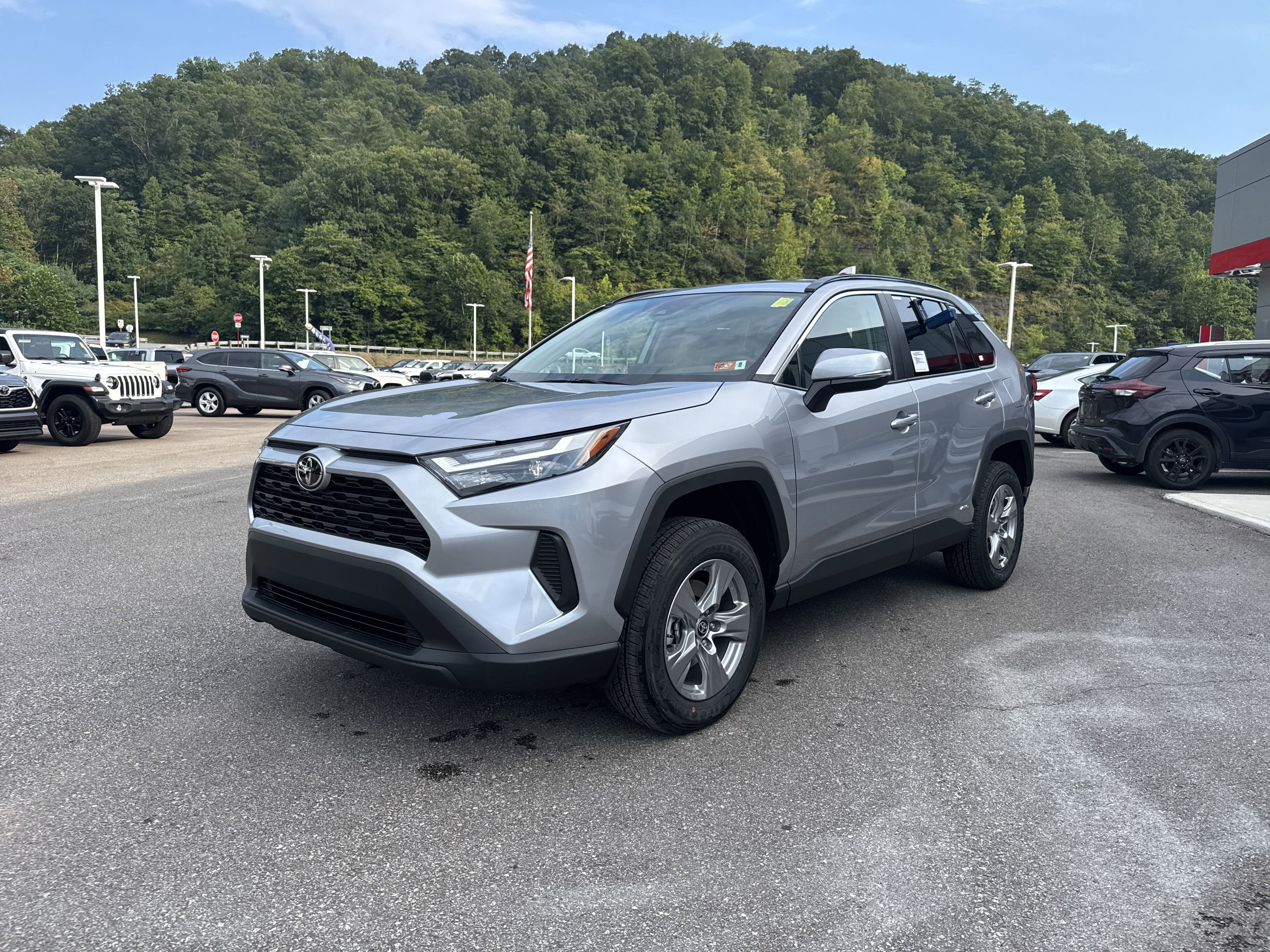 2025 Toyota RAV4 Hybrid Hybrid XLE
