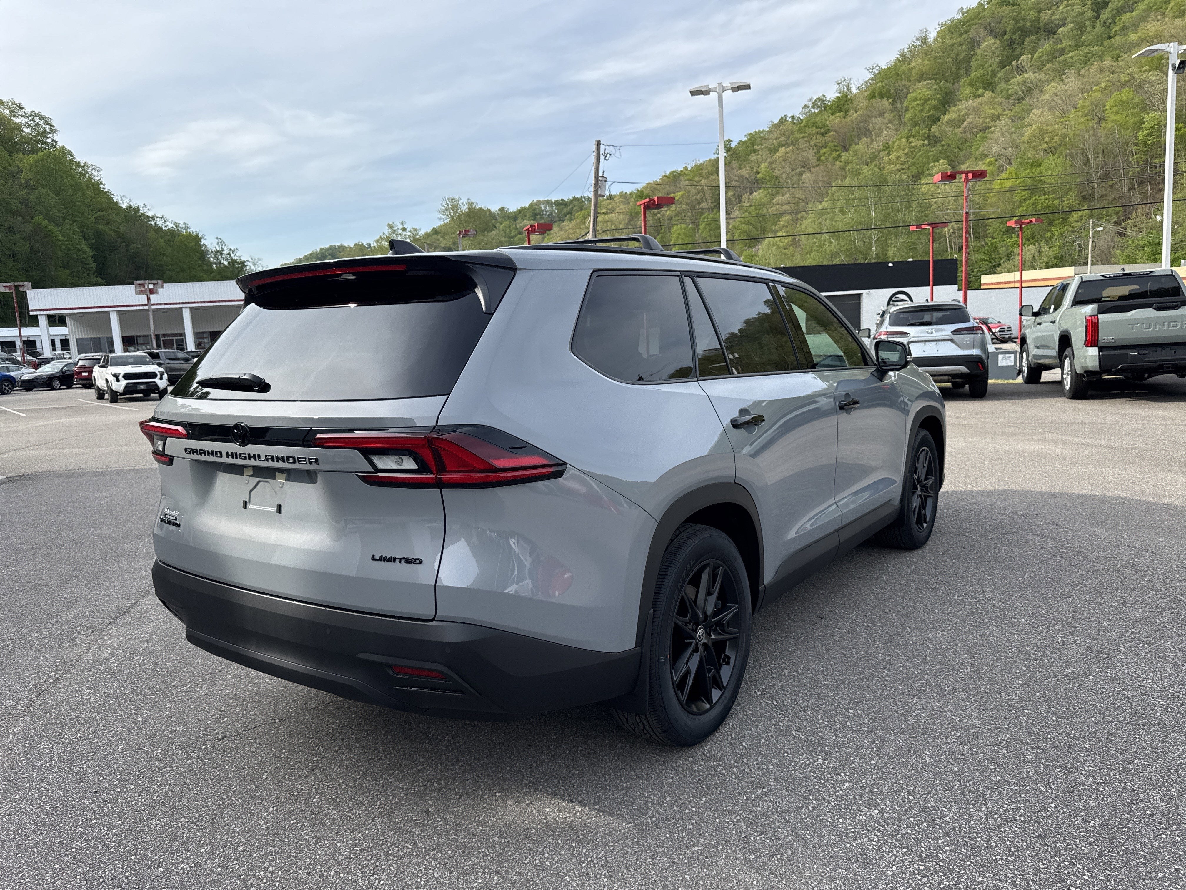 2026 Toyota Grand Highlander Hybrid Hybrid Nightshade