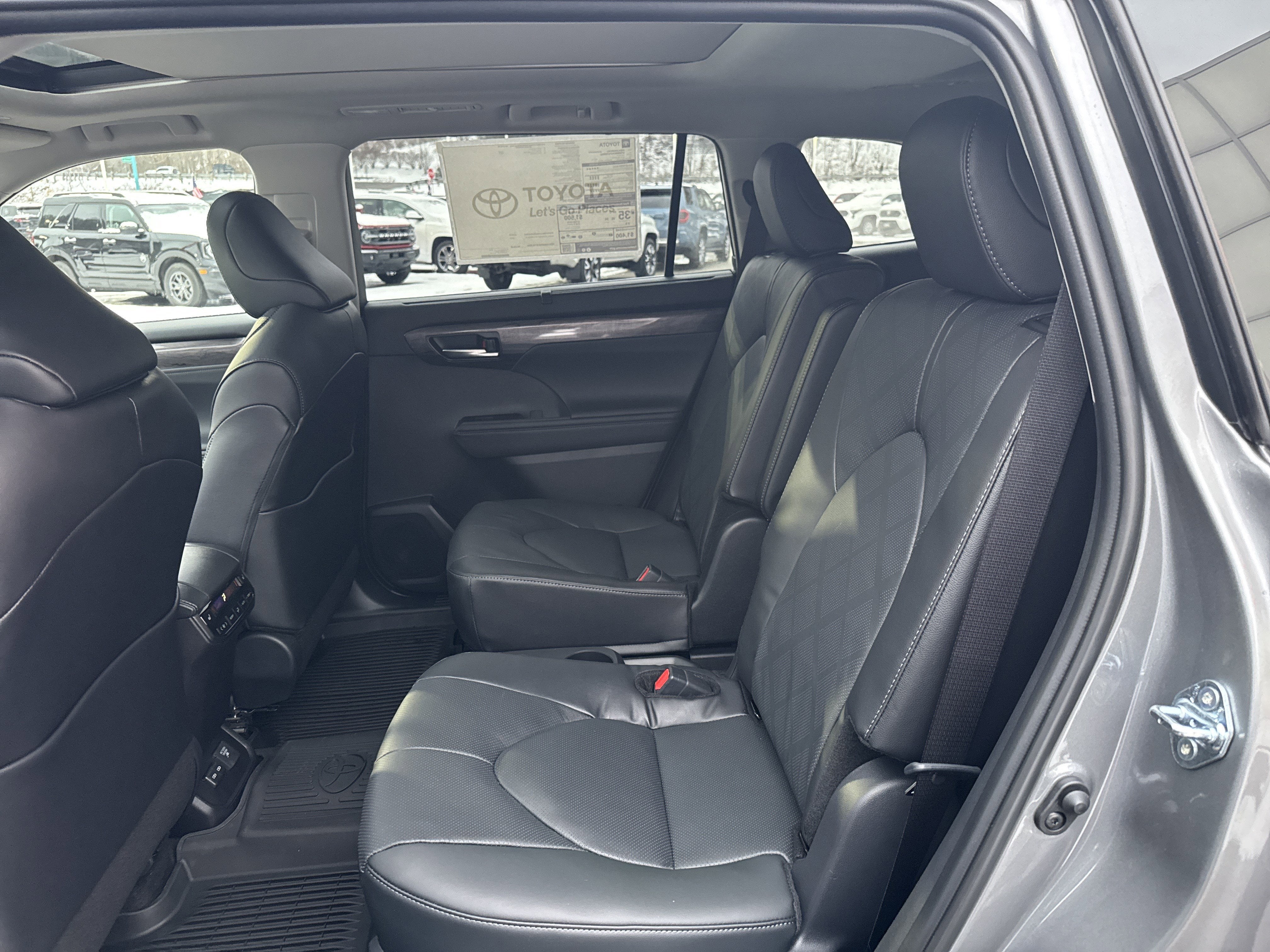 2026 Toyota Highlander Hybrid Hybrid Platinum