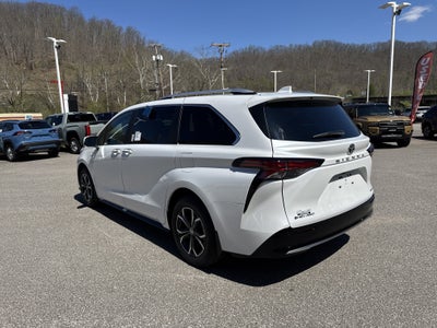 2026 Toyota Sienna Platinum