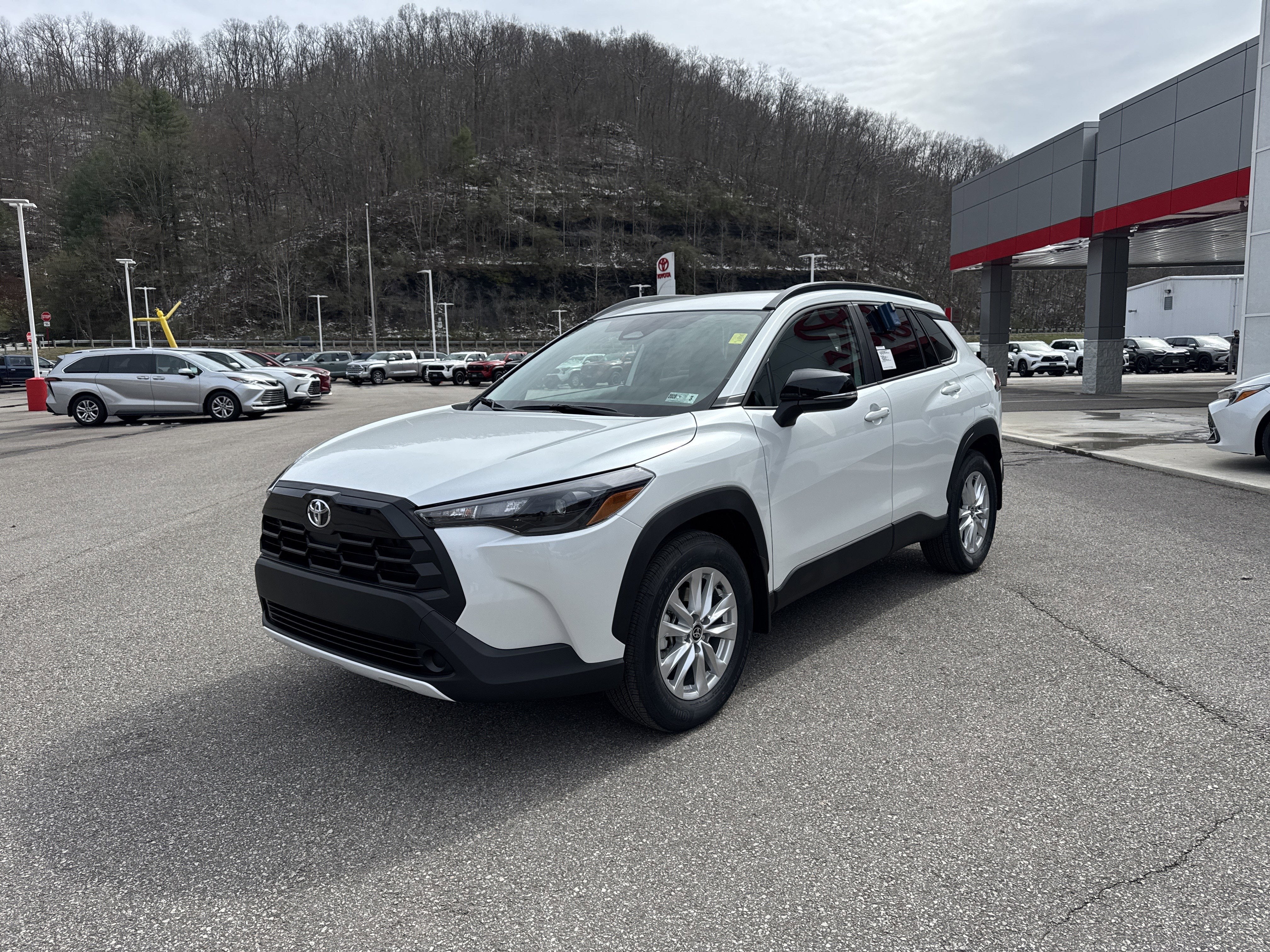 2026 Toyota Corolla Cross LE