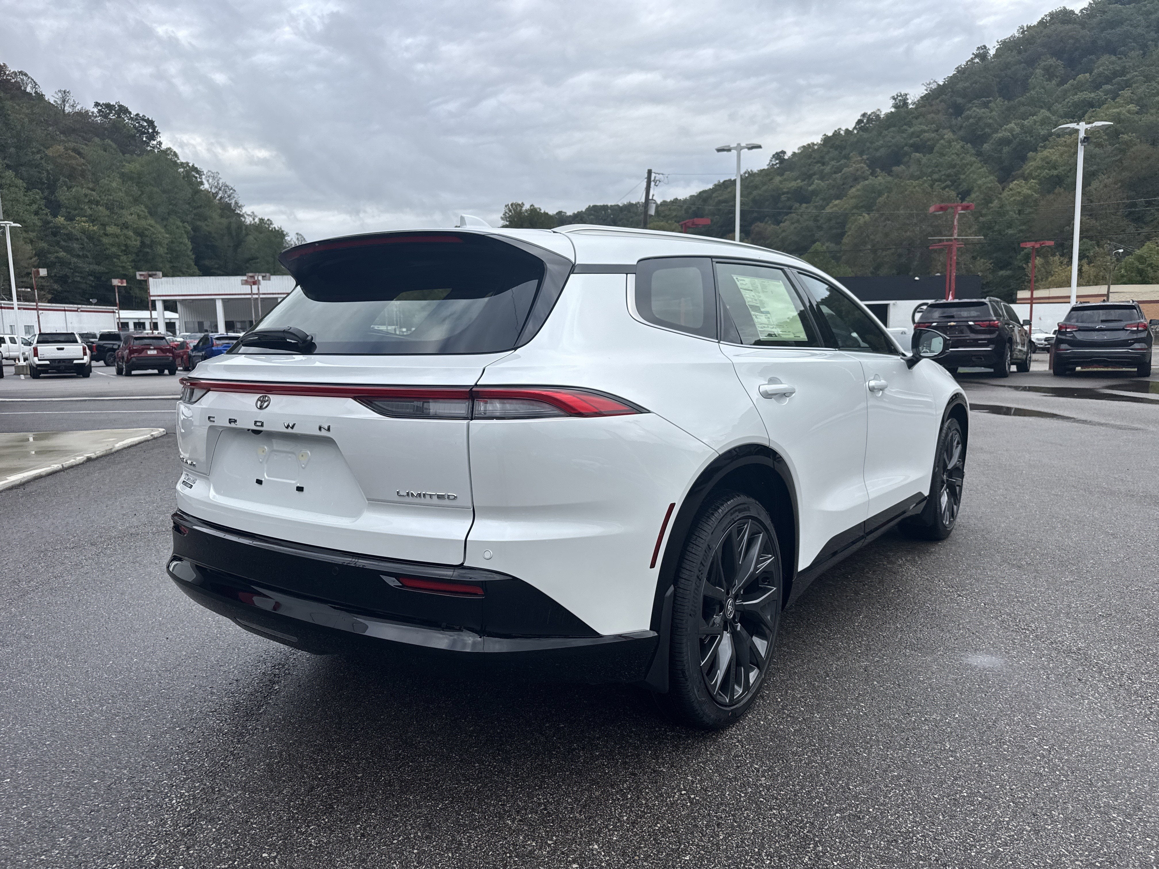 2025 Toyota Toyota Crown Signia Limited