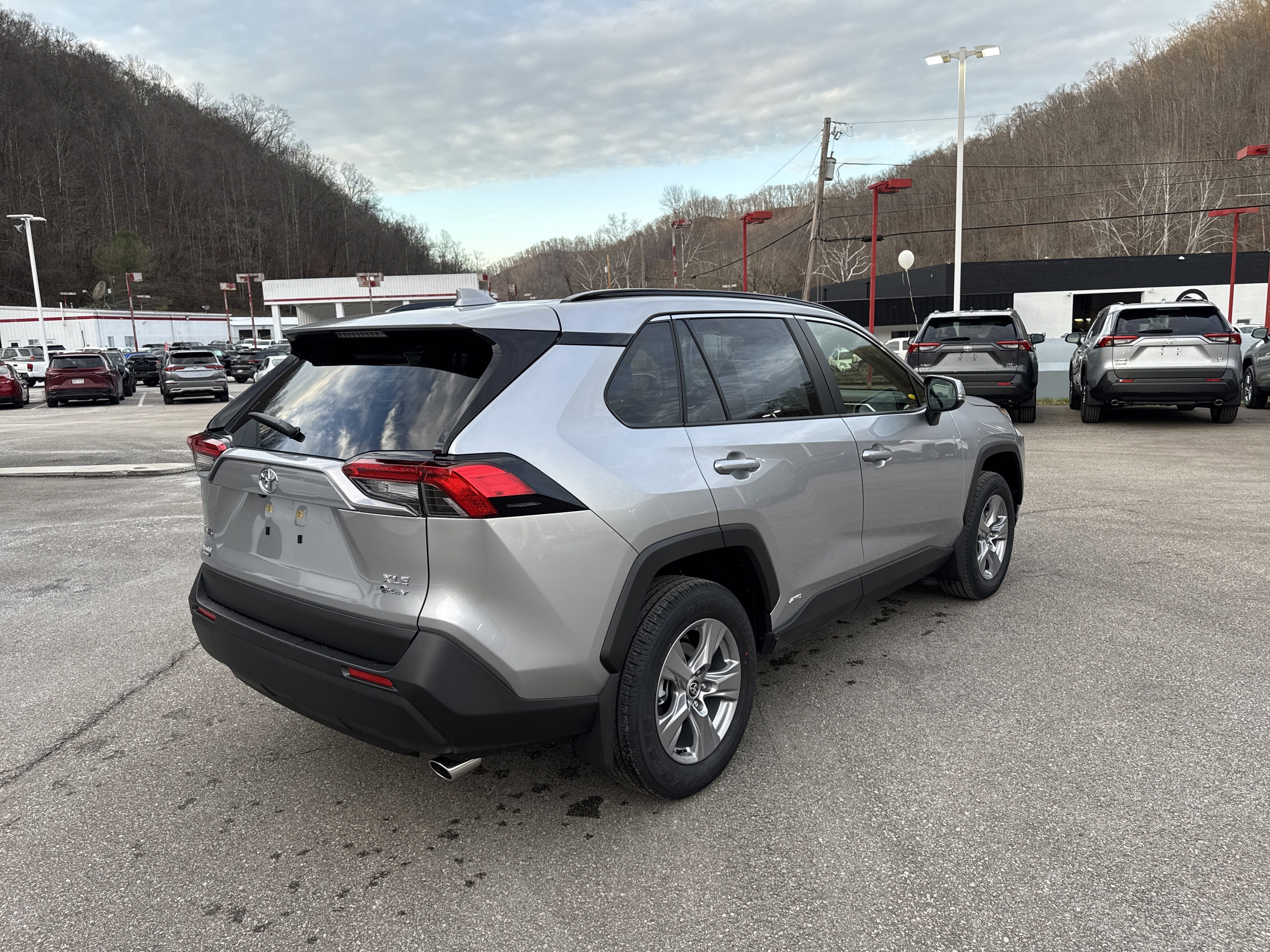 2025 Toyota RAV4 Hybrid Hybrid XLE