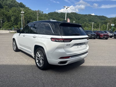 2022 Jeep Grand Cherokee Summit