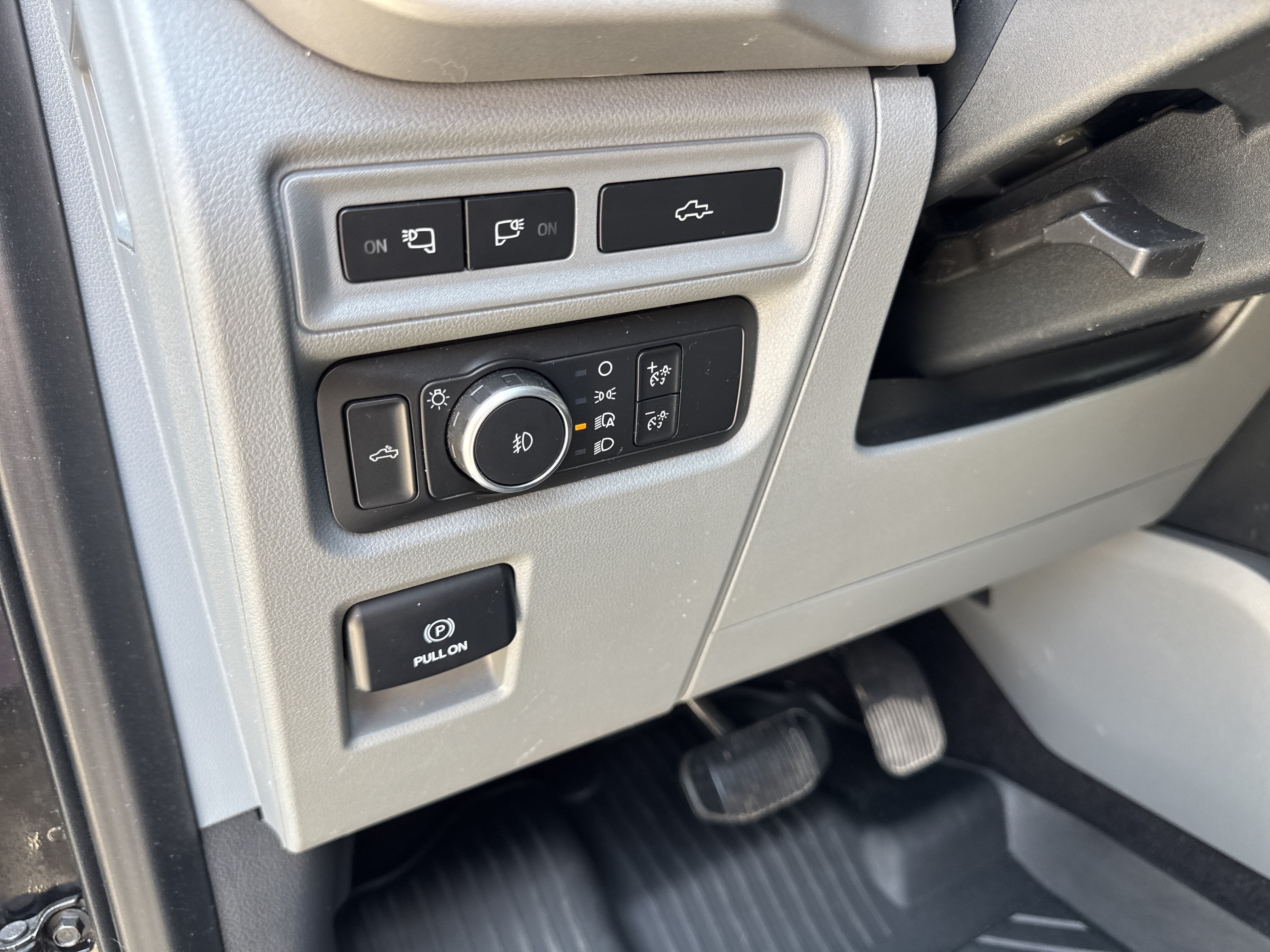 2021 Ford F-150 Base