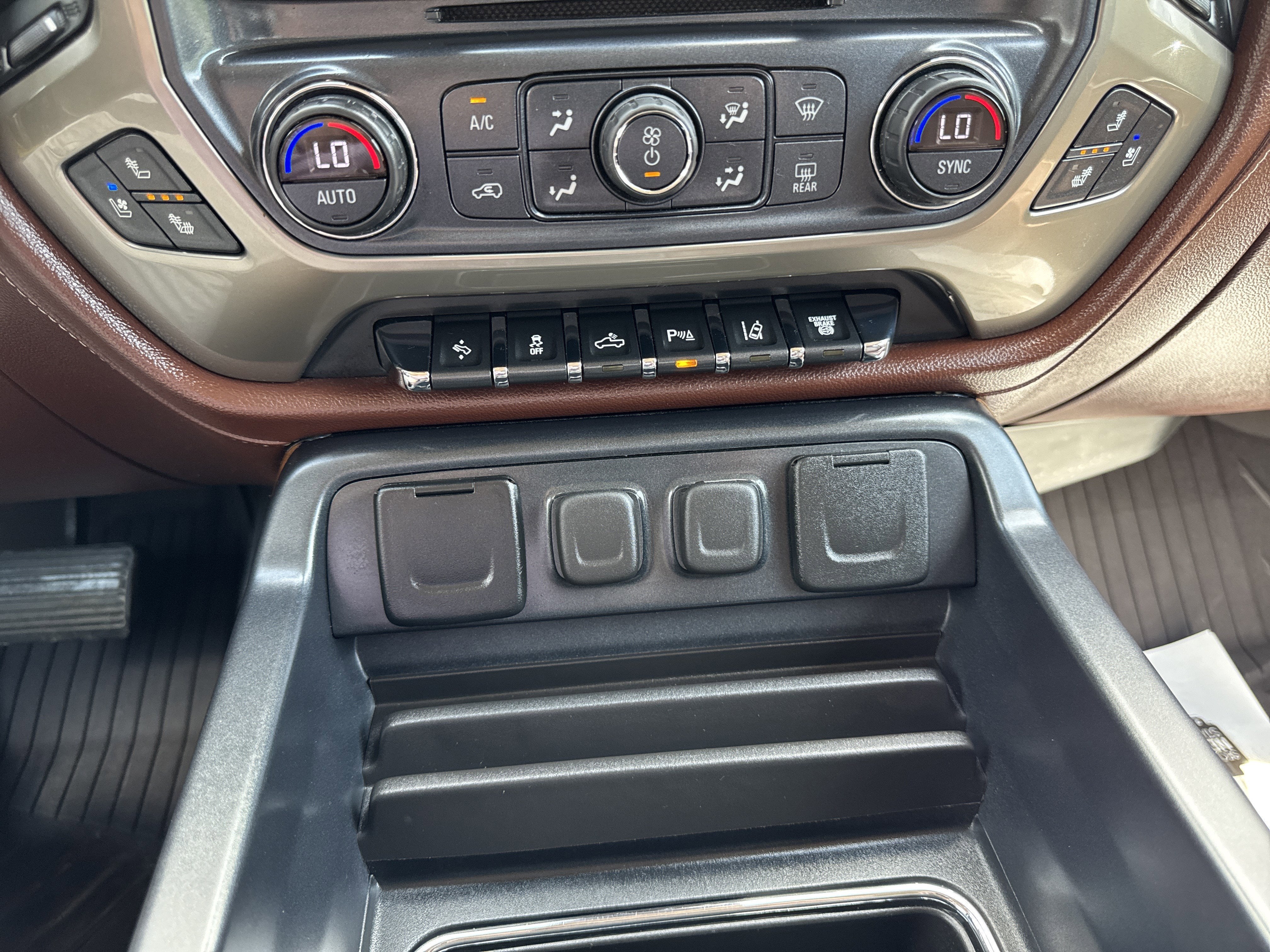 2017 Chevrolet Silverado 3500HD High Country