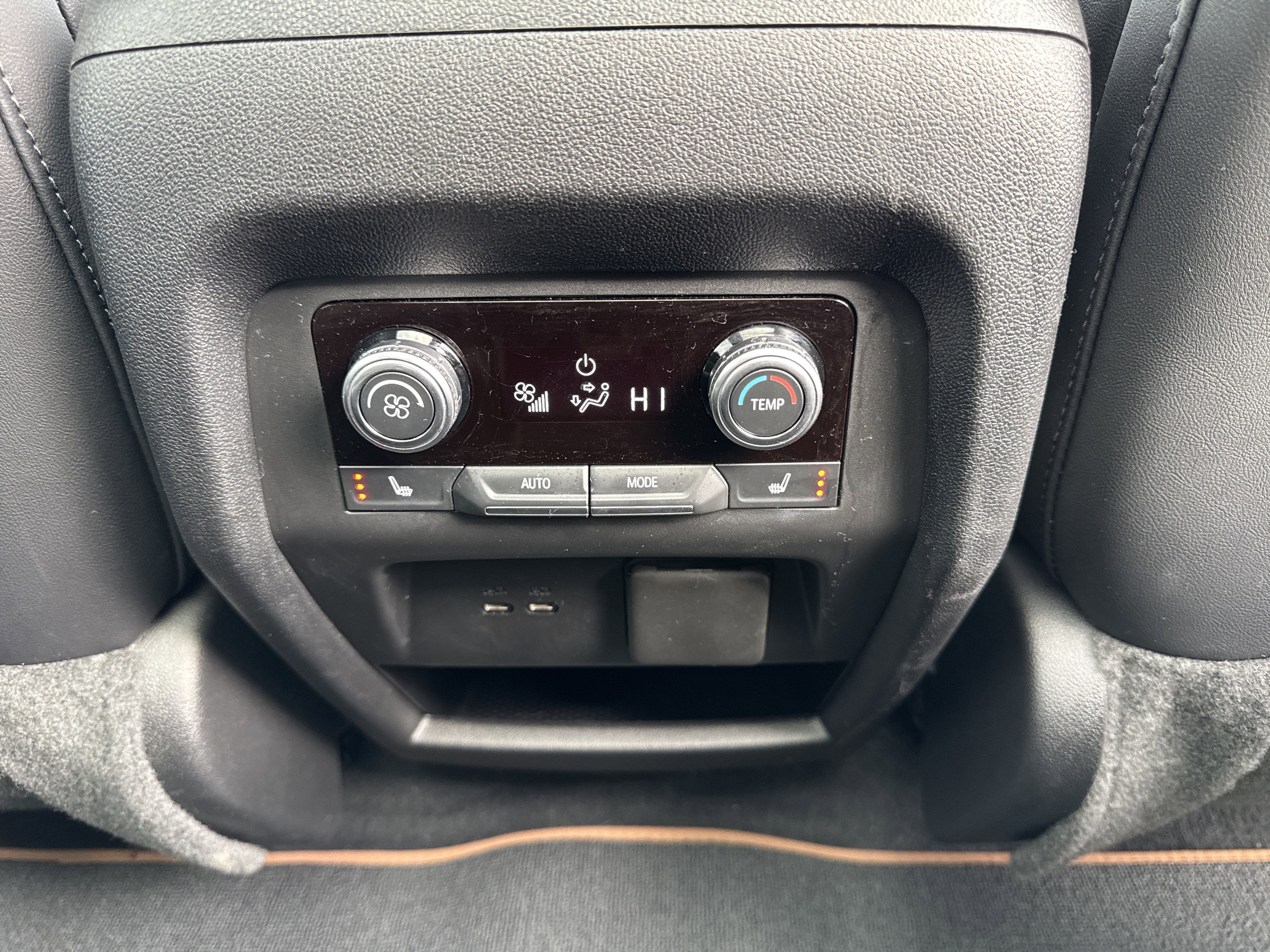 2024 GMC Acadia AWD AT4