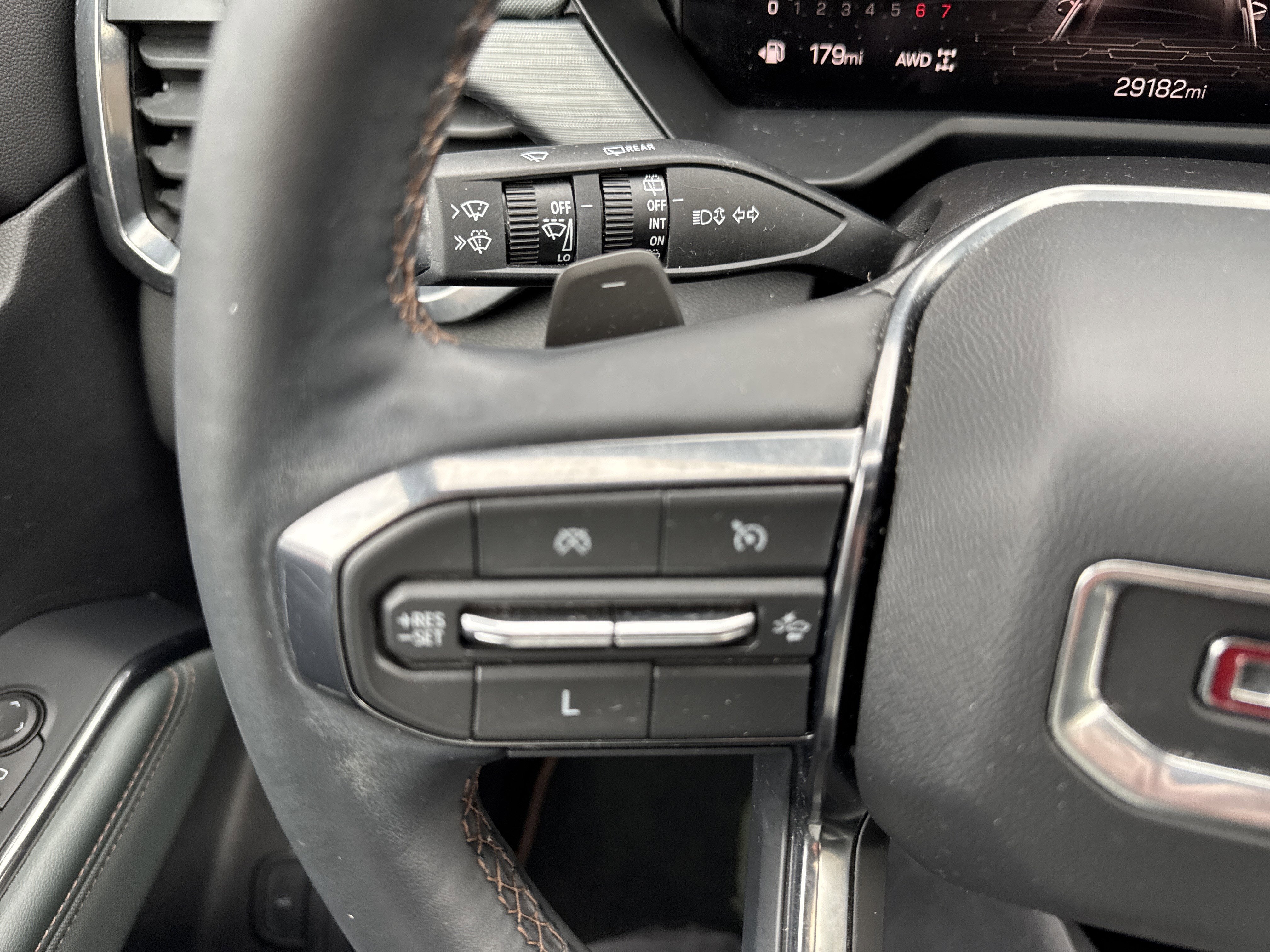 2024 GMC Acadia AWD AT4