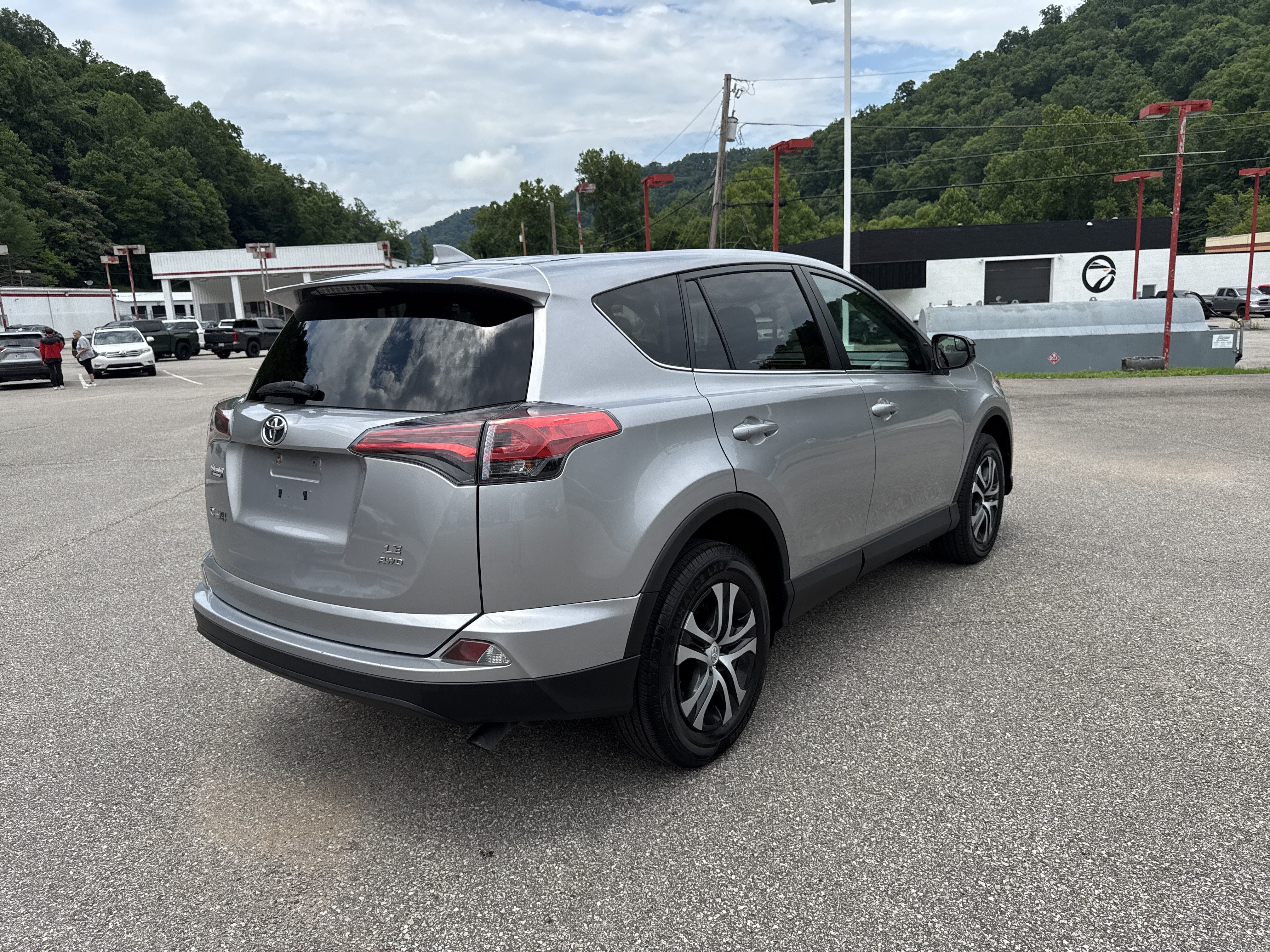 2018 Toyota RAV4 LE