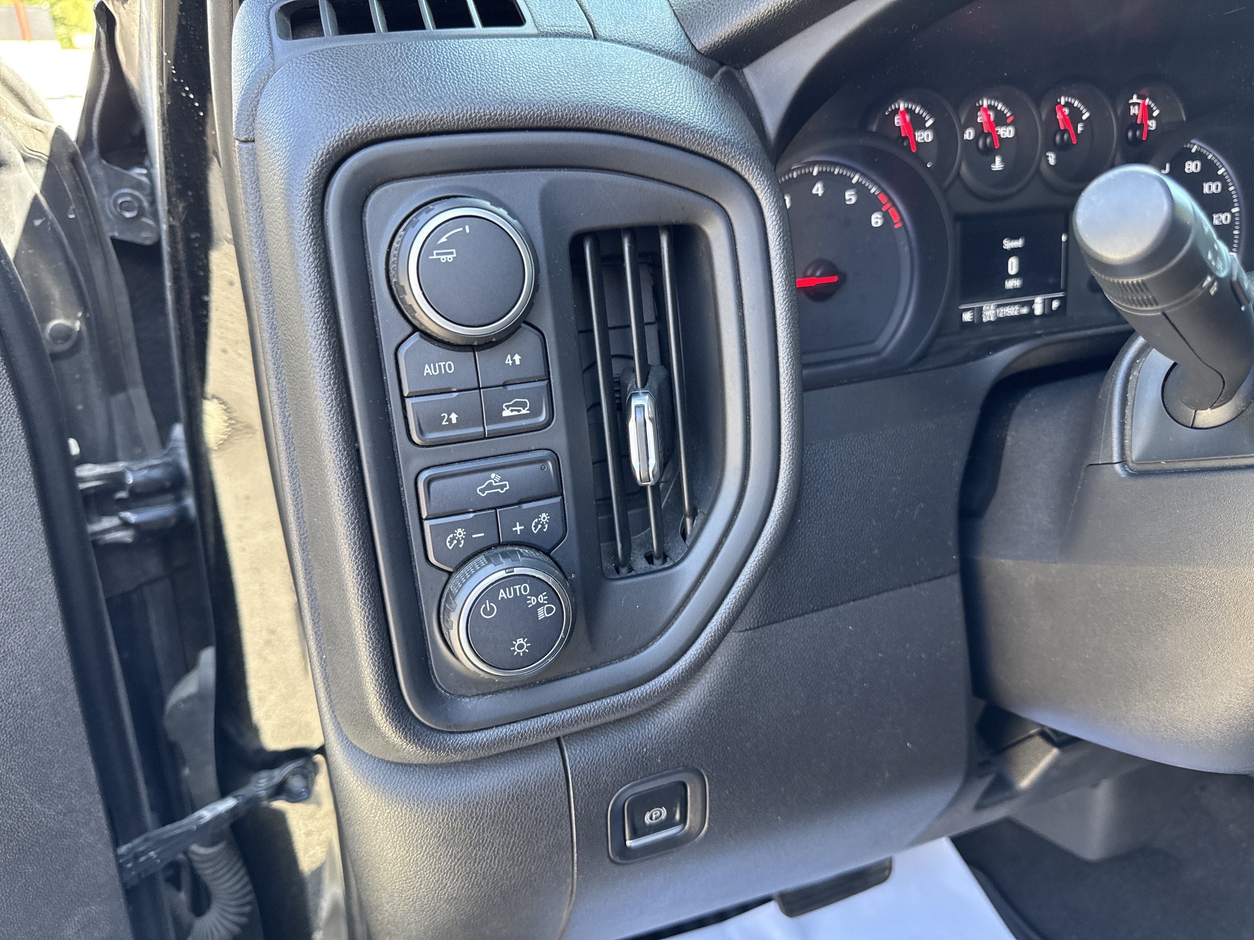 2020 Chevrolet Silverado 1500 Custom
