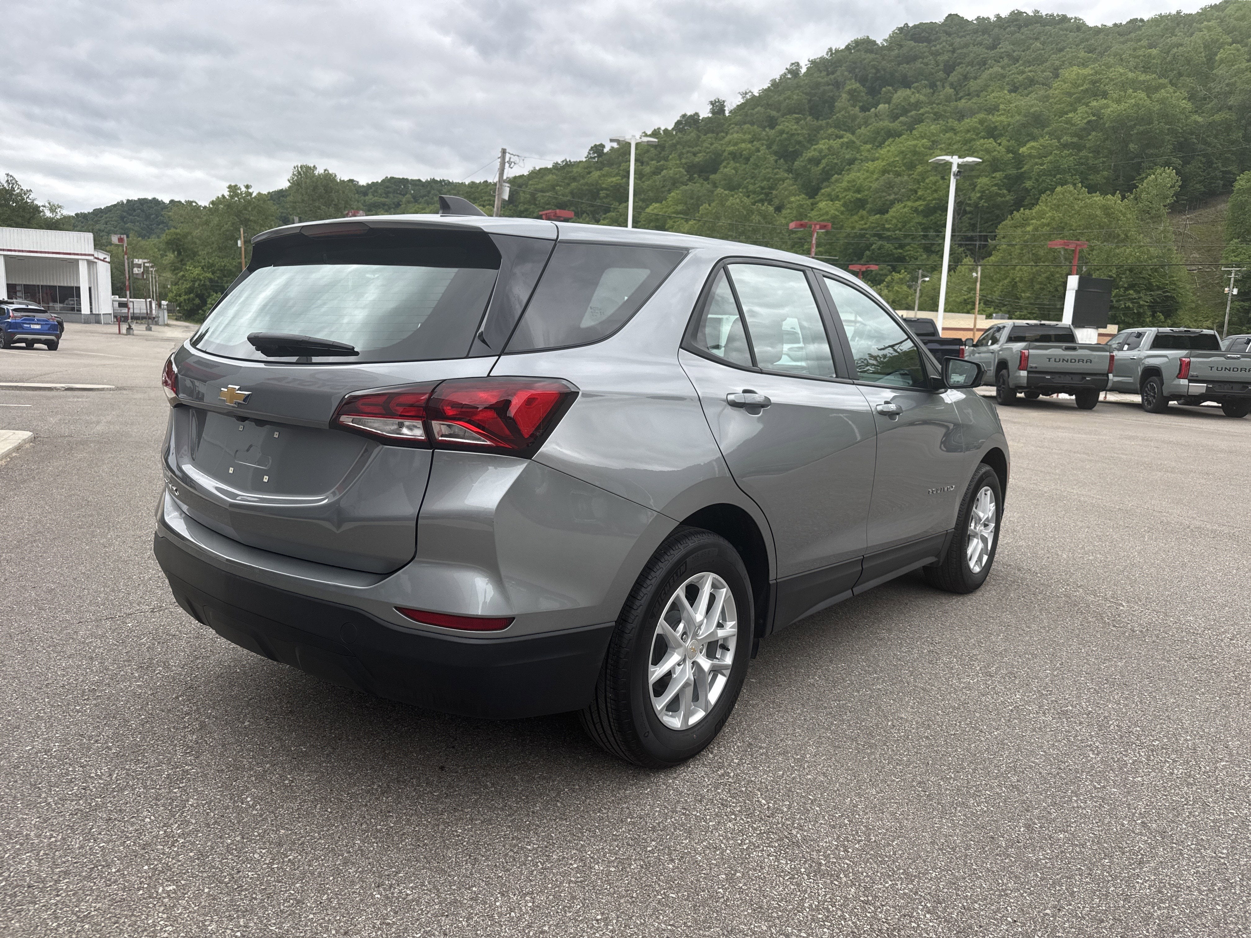 2023 Chevrolet Equinox LS