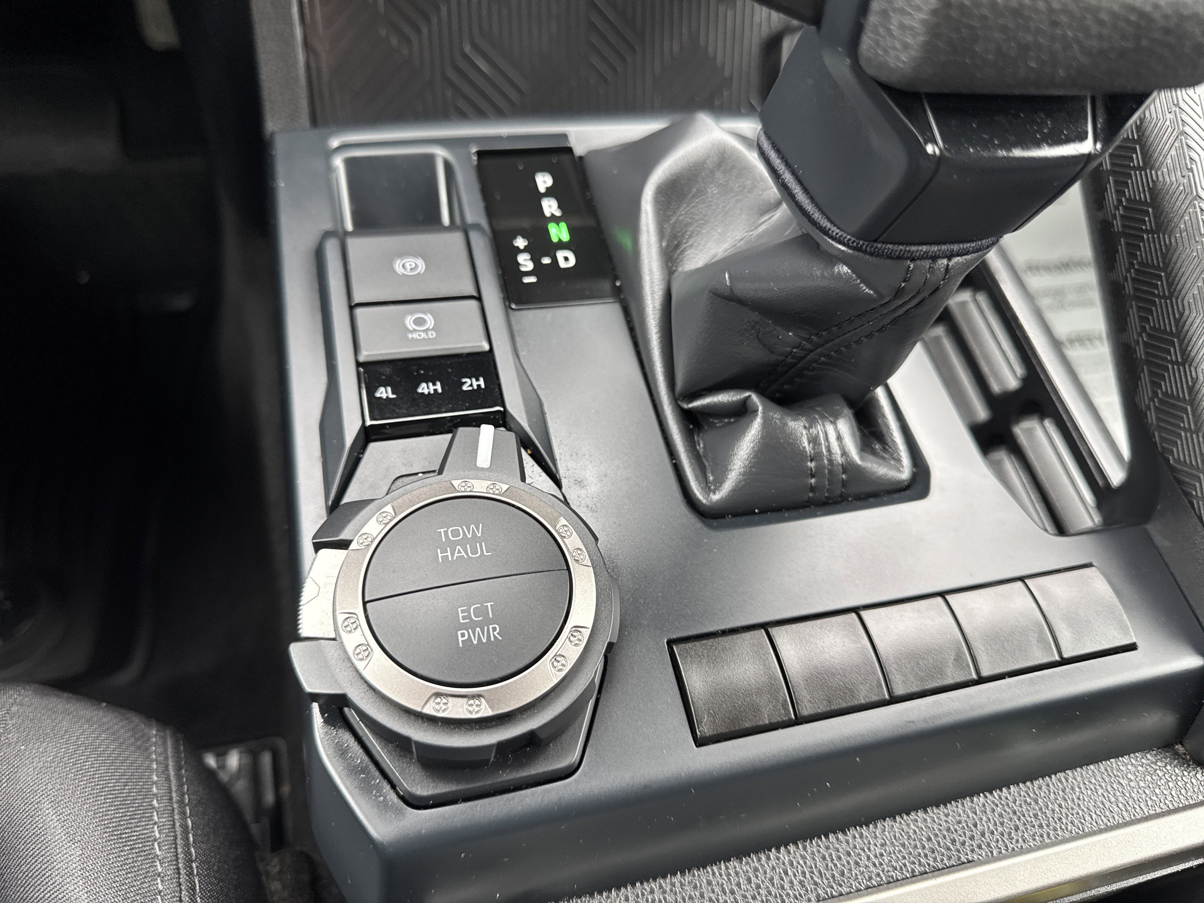 2024 Toyota Tacoma 4WD SR5