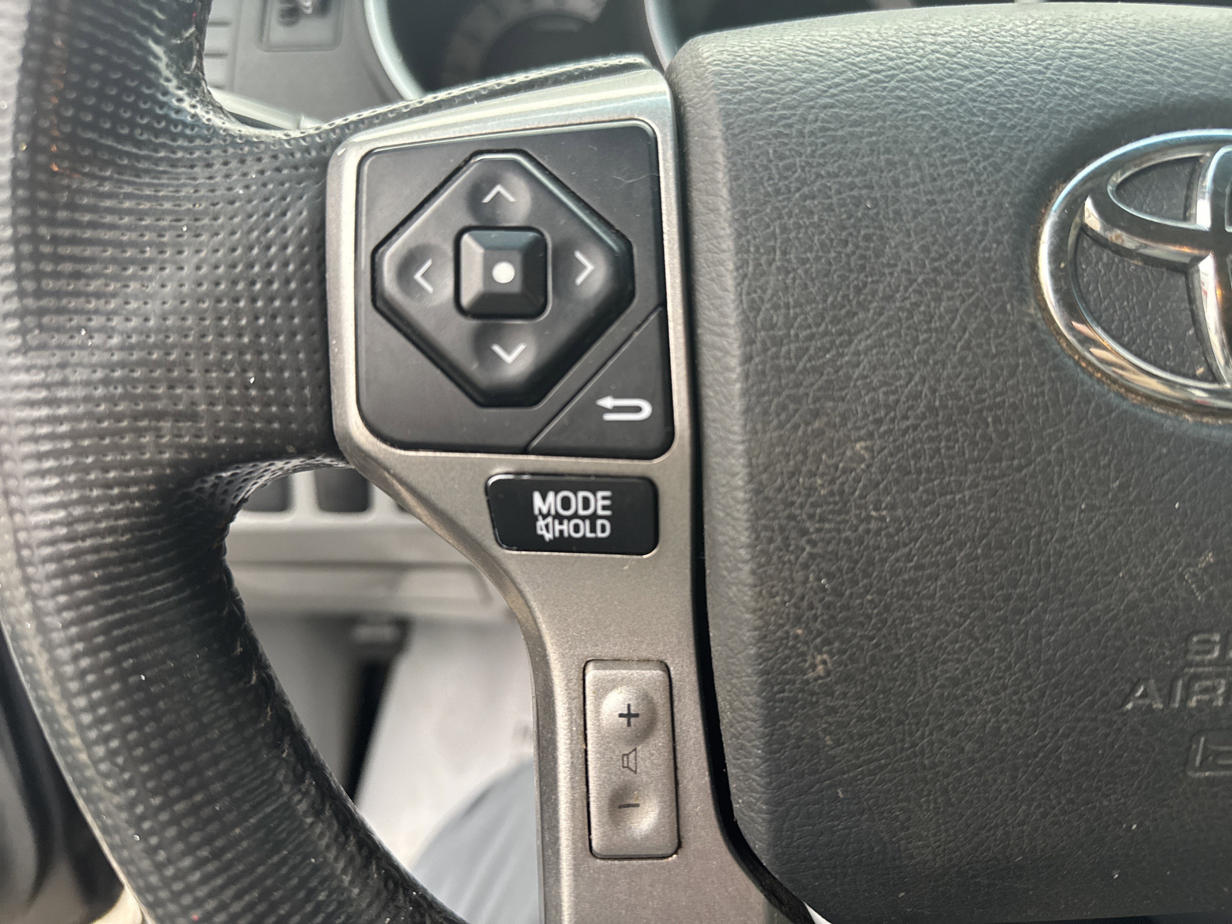 2015 Toyota Tacoma 4WD Double Cab V6 AT (Natl)