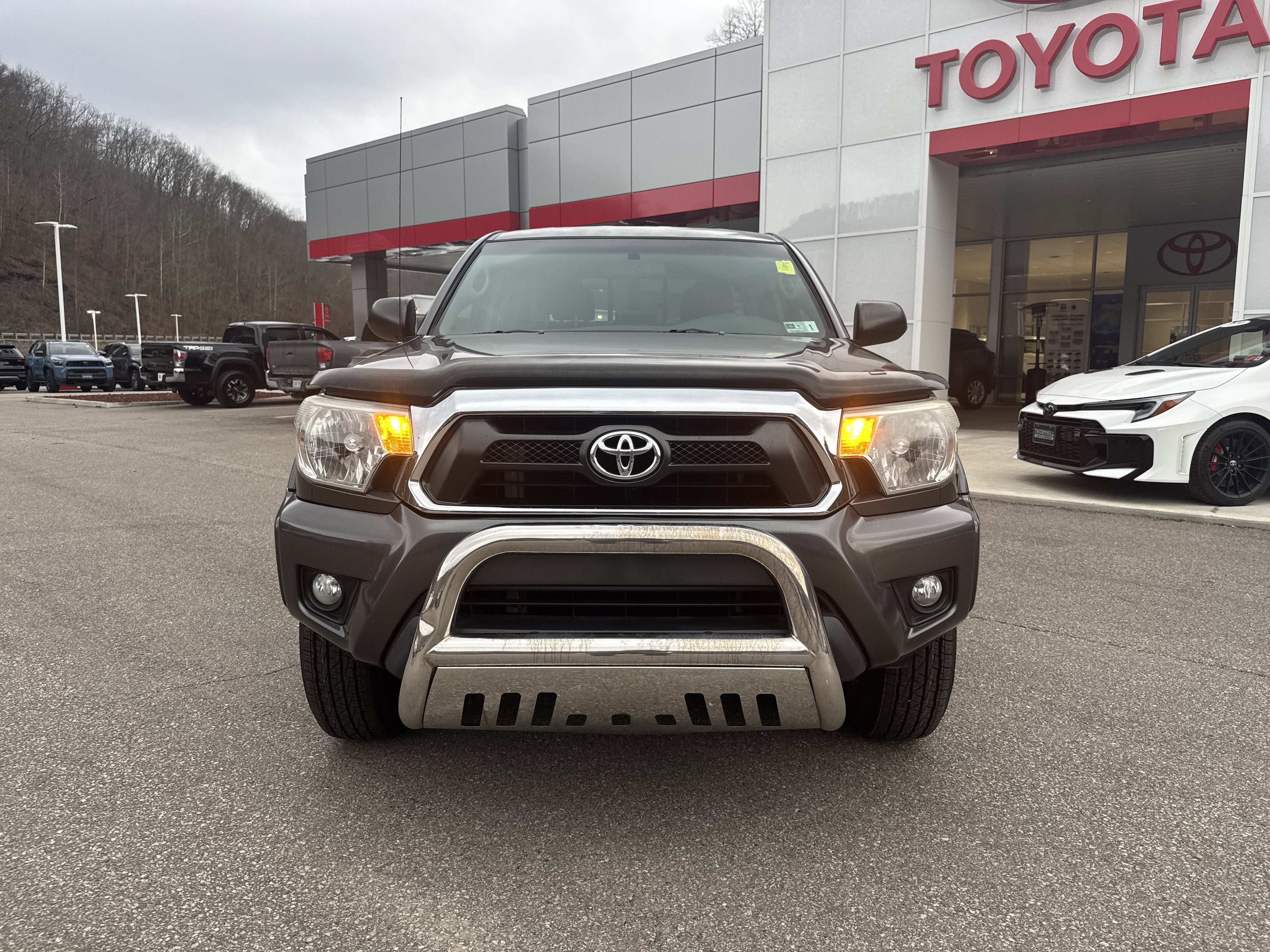2015 Toyota Tacoma 4WD Double Cab V6 AT (Natl)