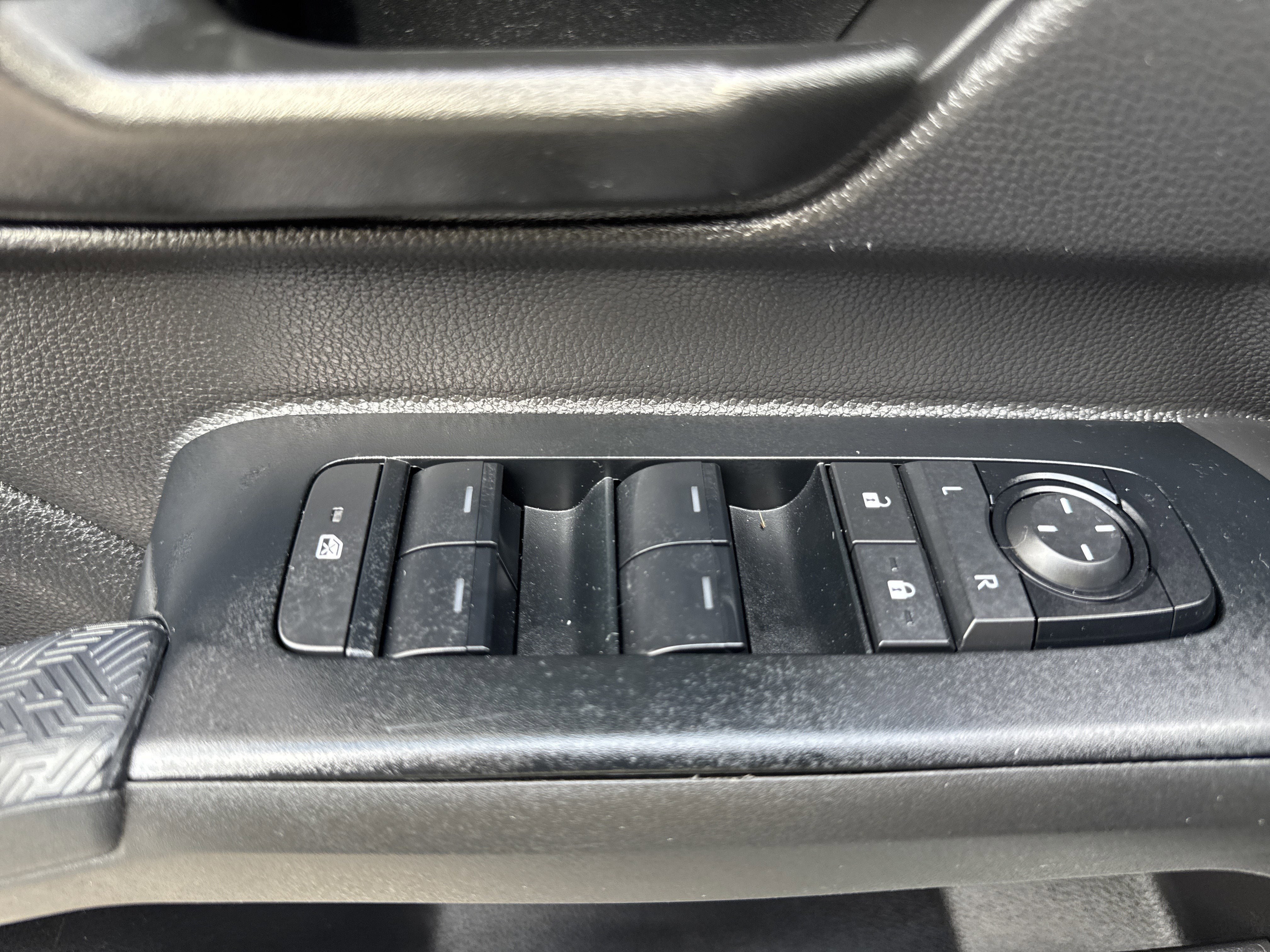 2025 Toyota Tacoma 4WD SR