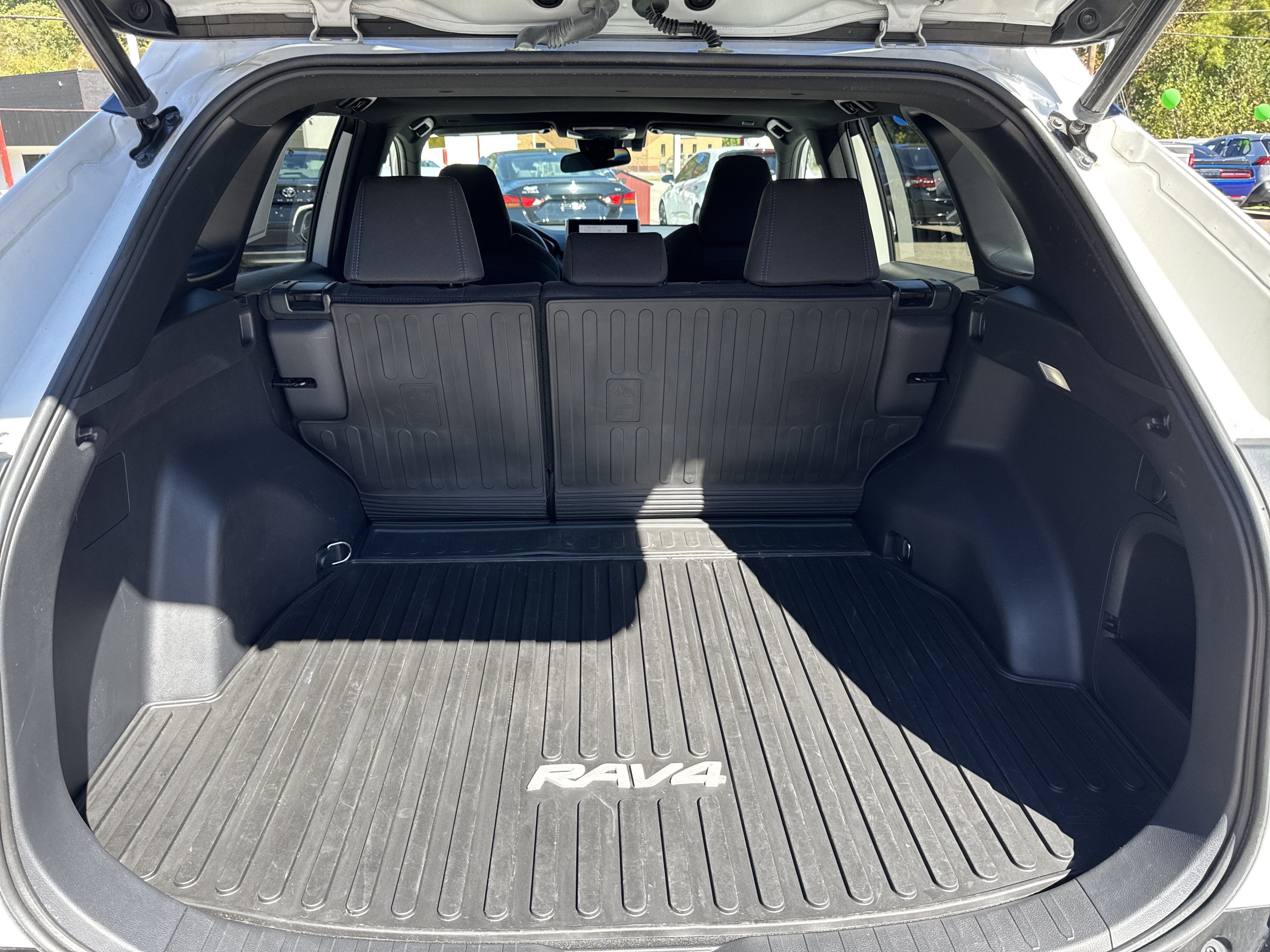 2023 Toyota RAV4 Hybrid SE