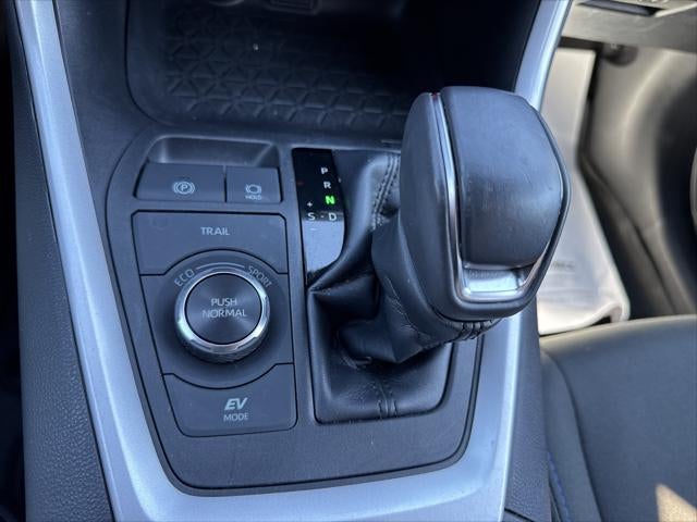 2023 Toyota RAV4 Hybrid SE