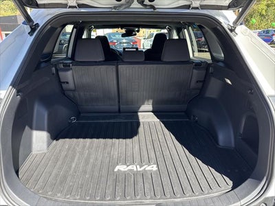 2023 Toyota RAV4 Hybrid SE