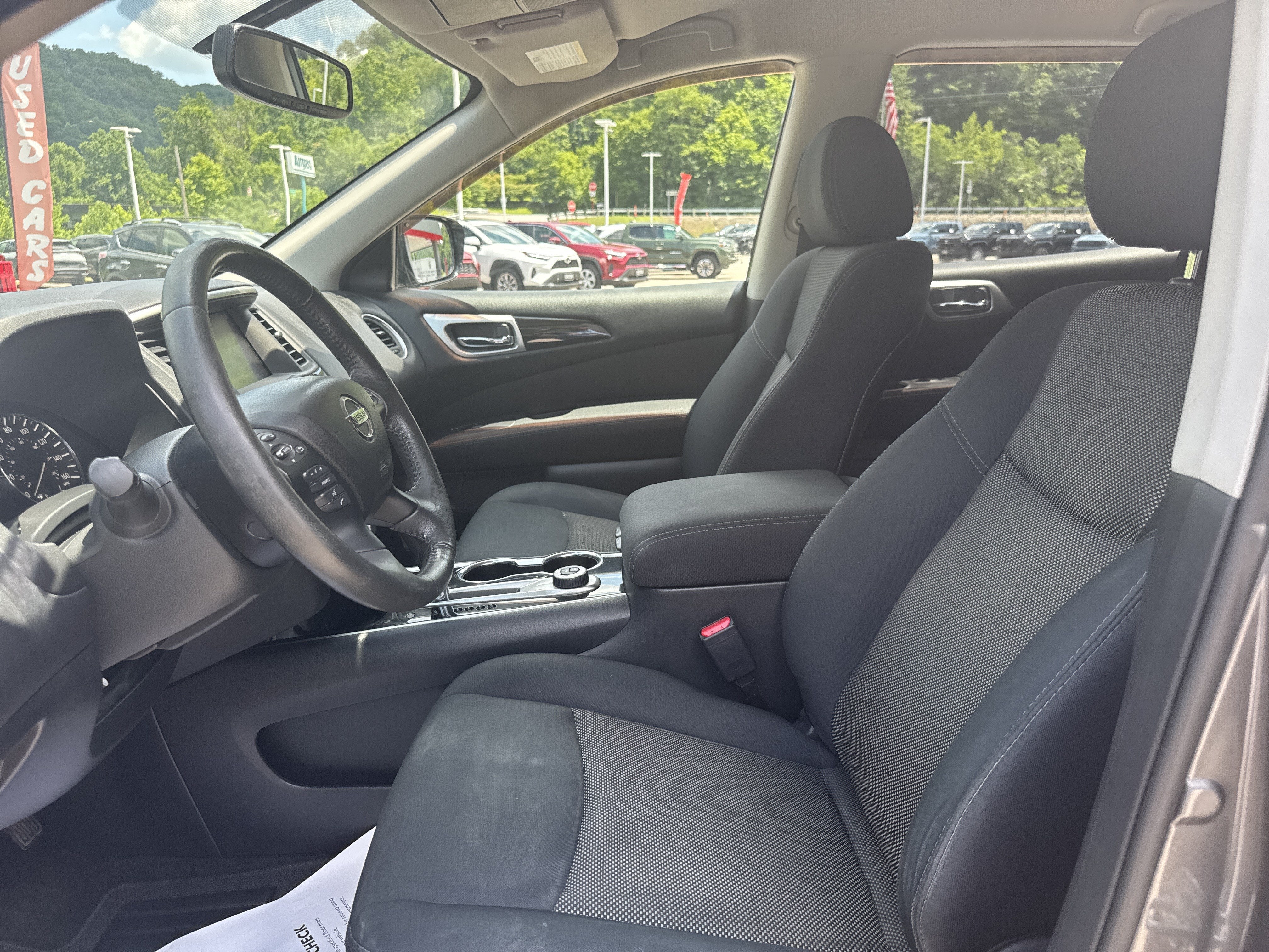 2017 Nissan Pathfinder SV