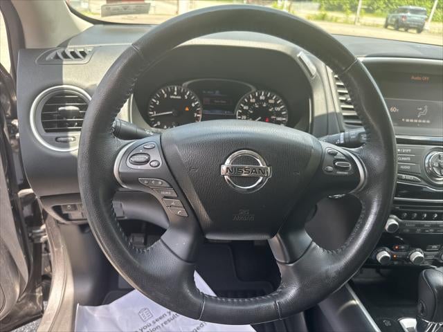 2017 Nissan Pathfinder SV