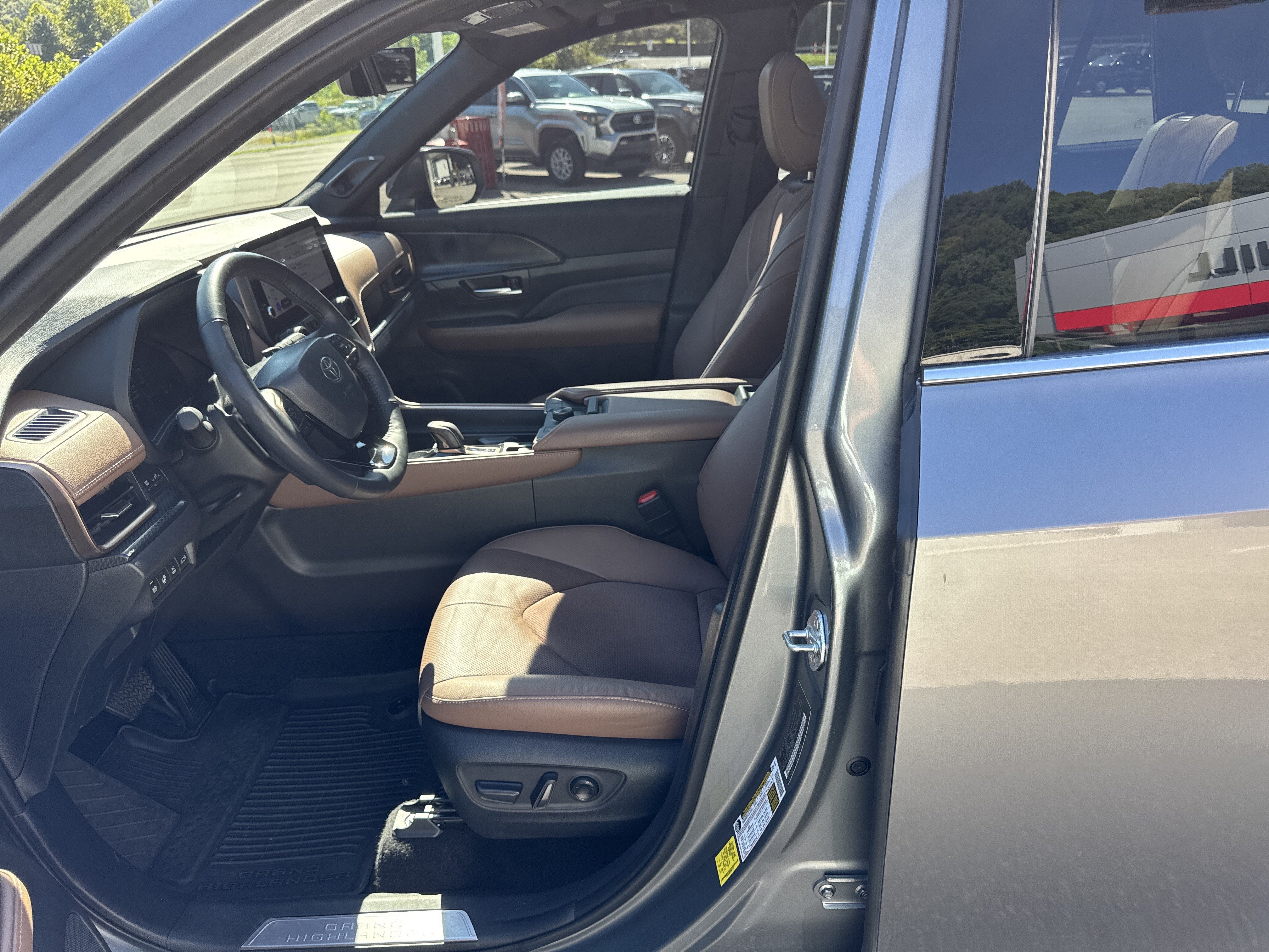 2025 Toyota Grand Highlander Hybrid MAX Platinum