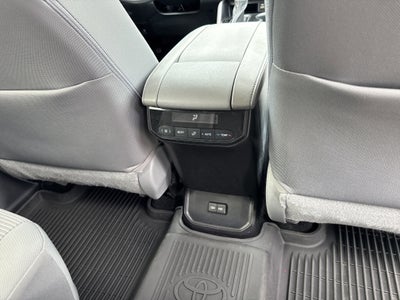 2023 Toyota Highlander Hybrid LE
