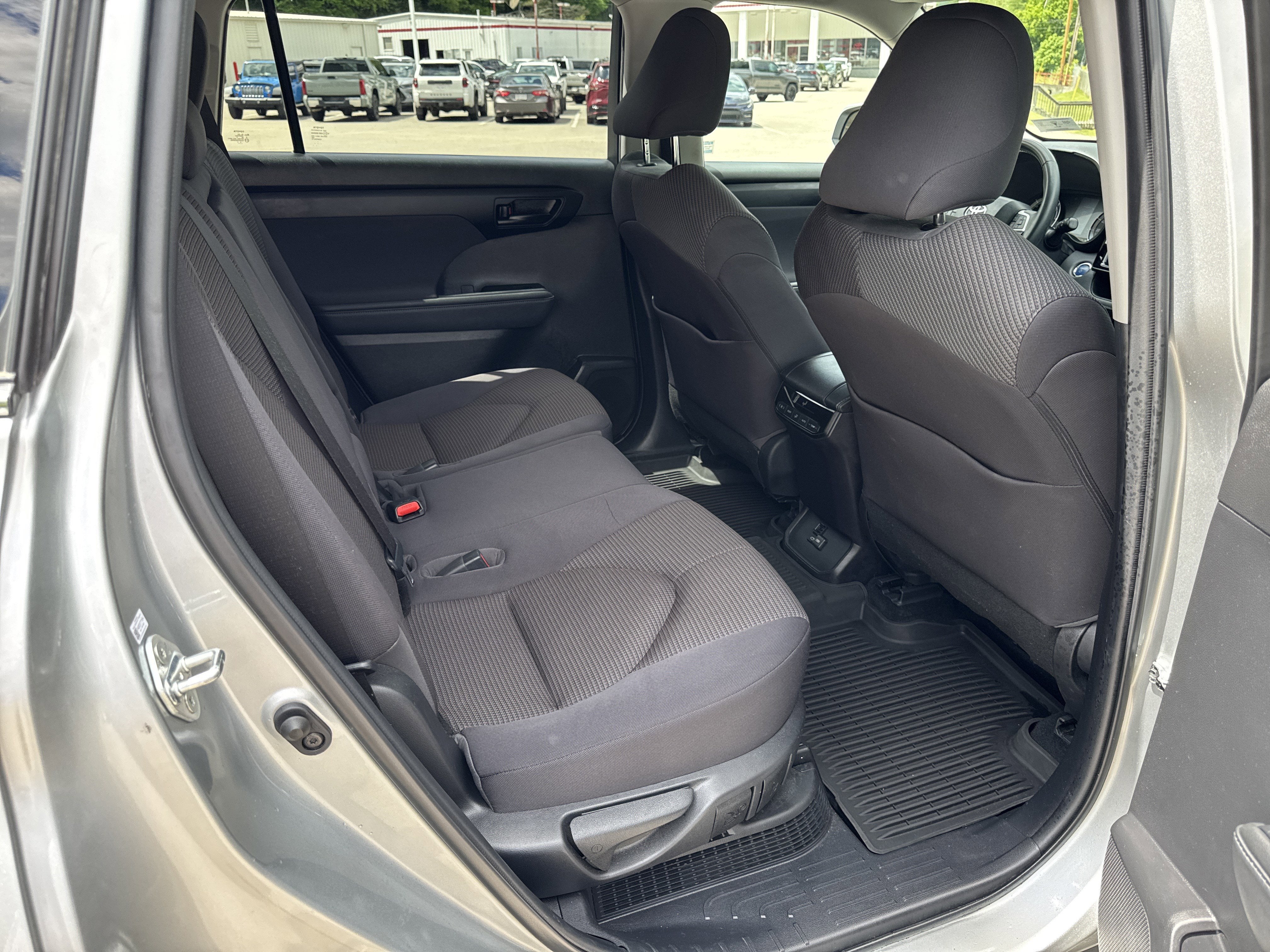 2022 Toyota Highlander Hybrid LE